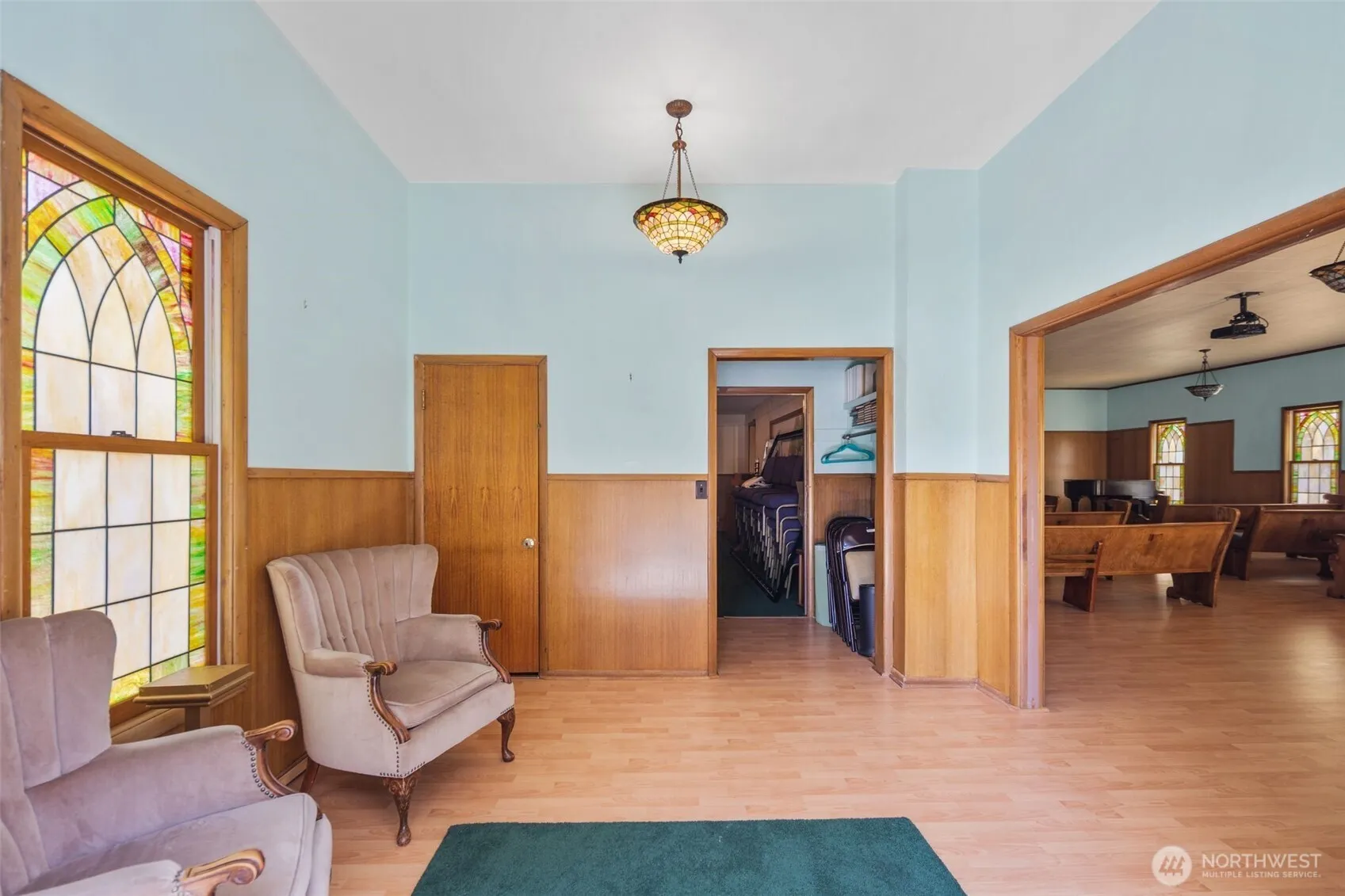 Property photo for 2116 W Dravus Street, Seattle photo 3