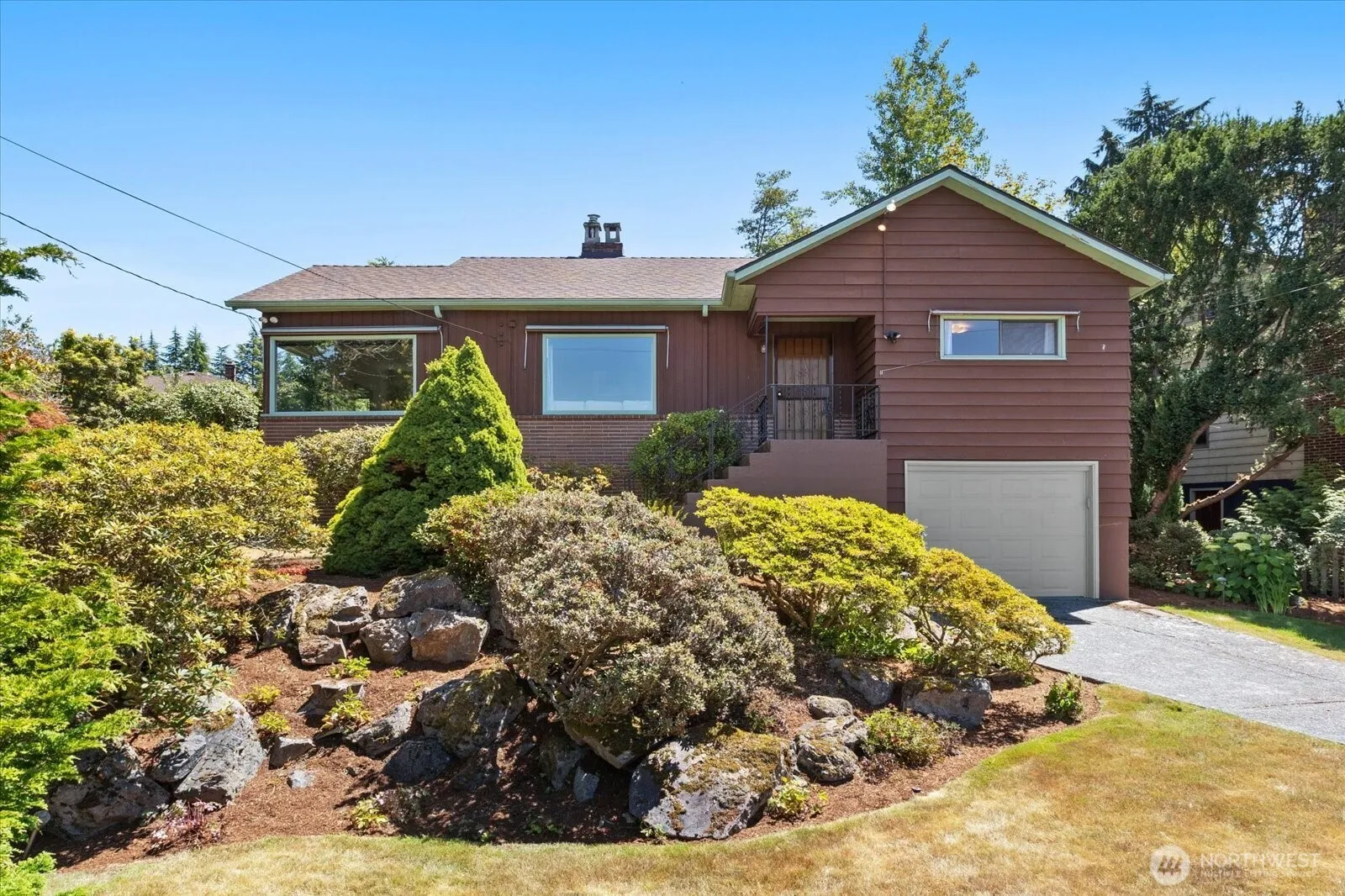 Property photo for 9526 28th Avenue Nw, Seattle photo 3