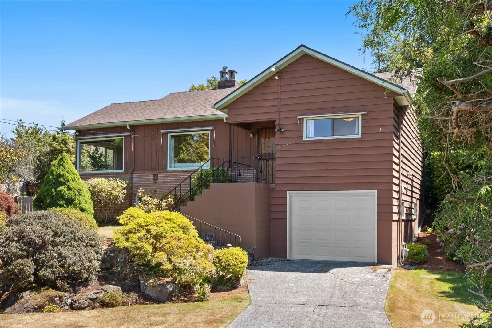 Property photo for 9526 28th Avenue Nw, Seattle photo 2