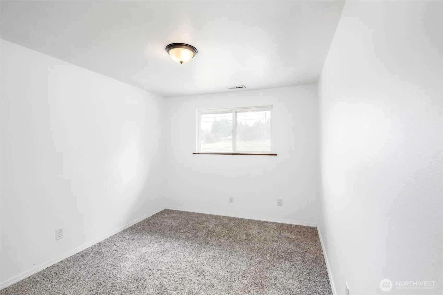 Property photo for 10206 48th Avenue E, Tacoma photo 4
