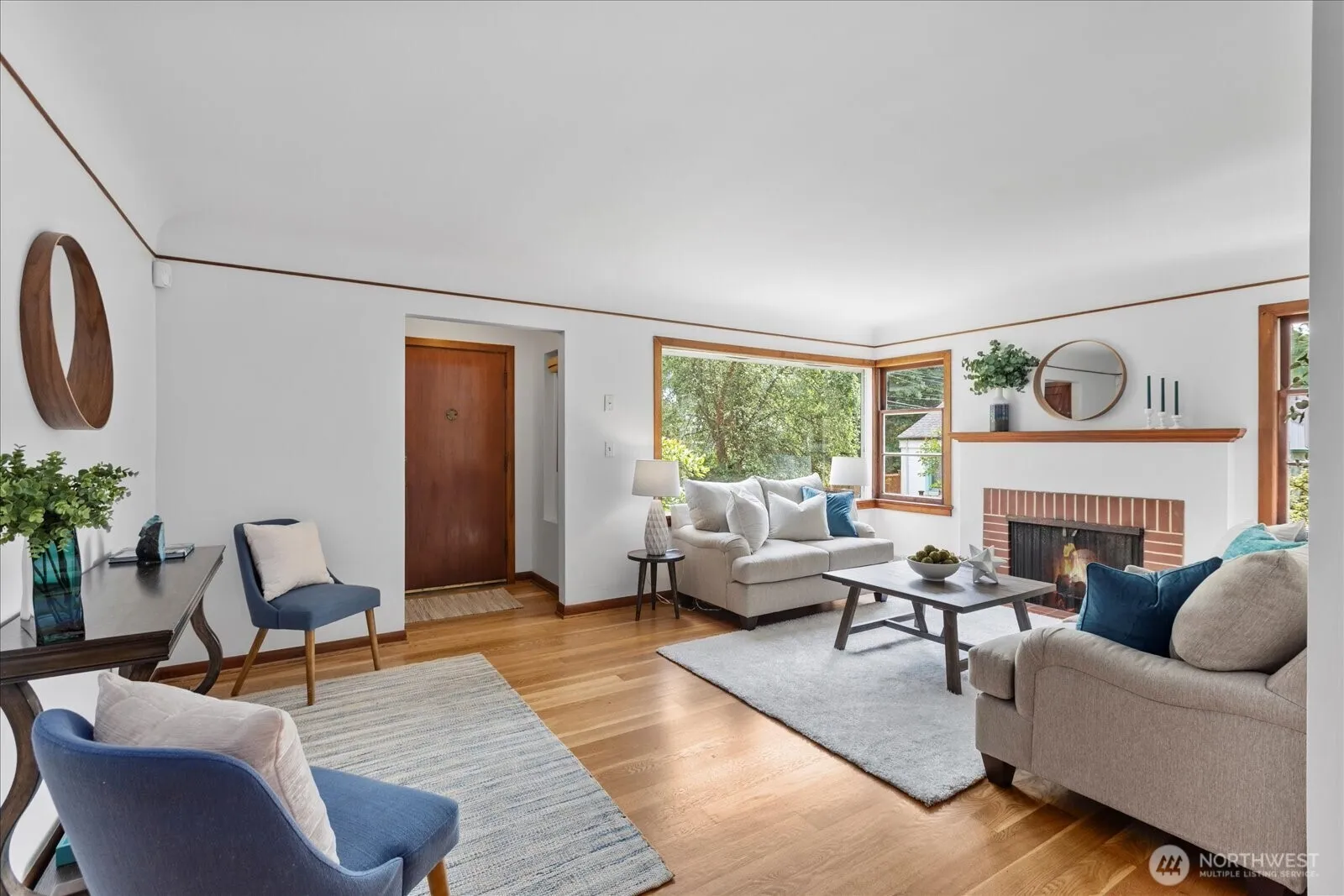 Property photo for 10417 20th Avenue Ne, Seattle photo 3