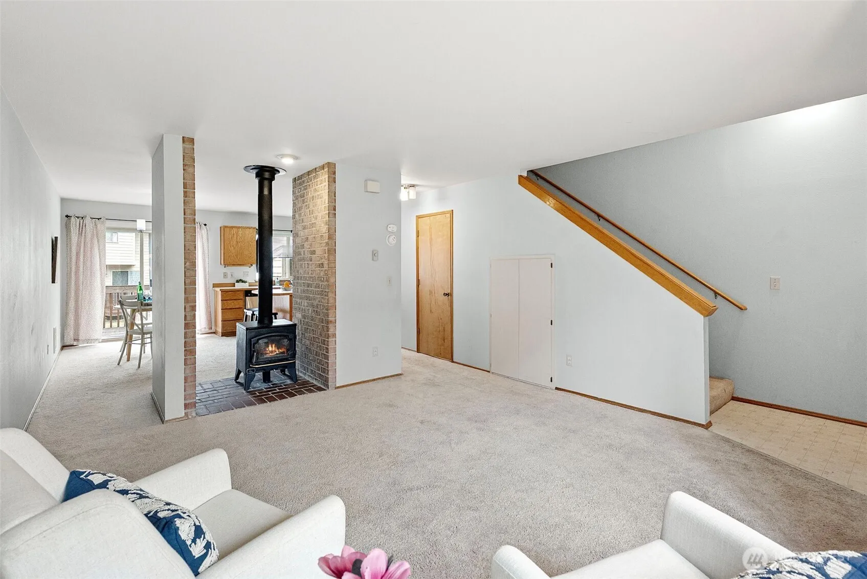 Property photo for 5708 Wisteria Lane Ne, Bremerton photo 4