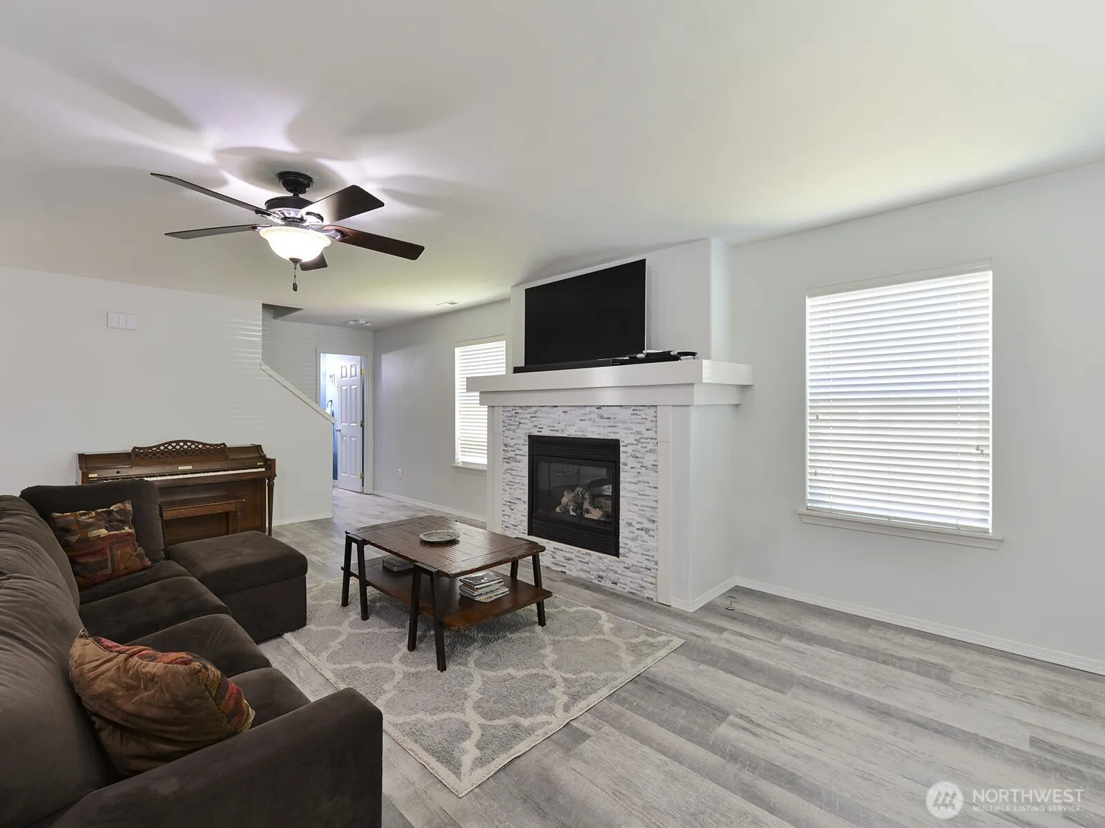 Property photo for 3073 Hoffman Hill Boulevard, Dupont photo 2