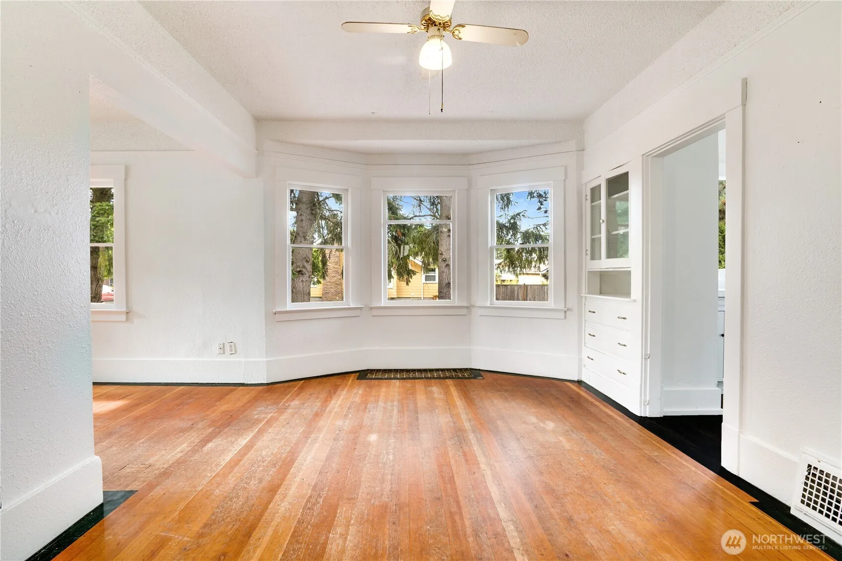 Property photo for 1031 N Anderson Street, Tacoma photo 5