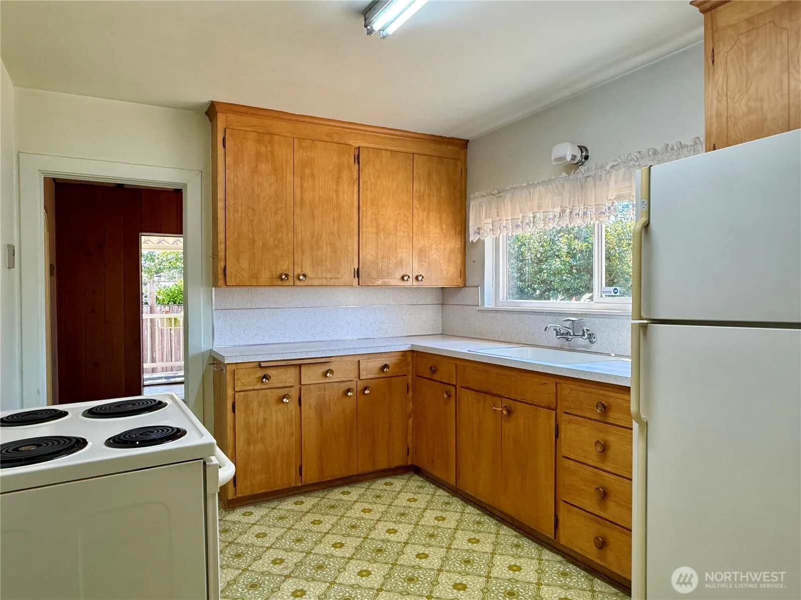Property photo for 9601 12th Avenue Nw, Seattle photo 5