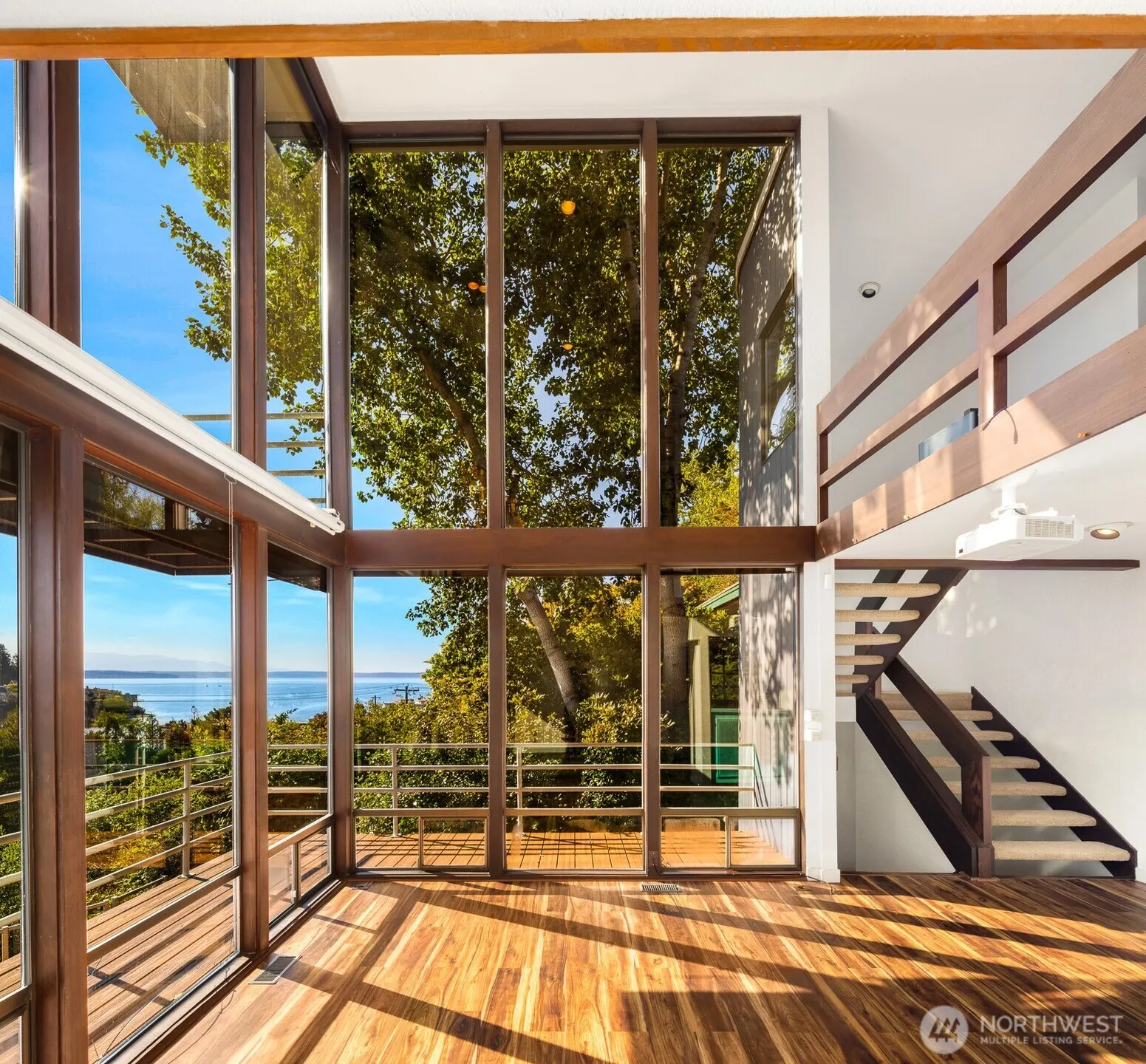 Property photo for 5618 Seaview Avenue Nw, Seattle photo 4