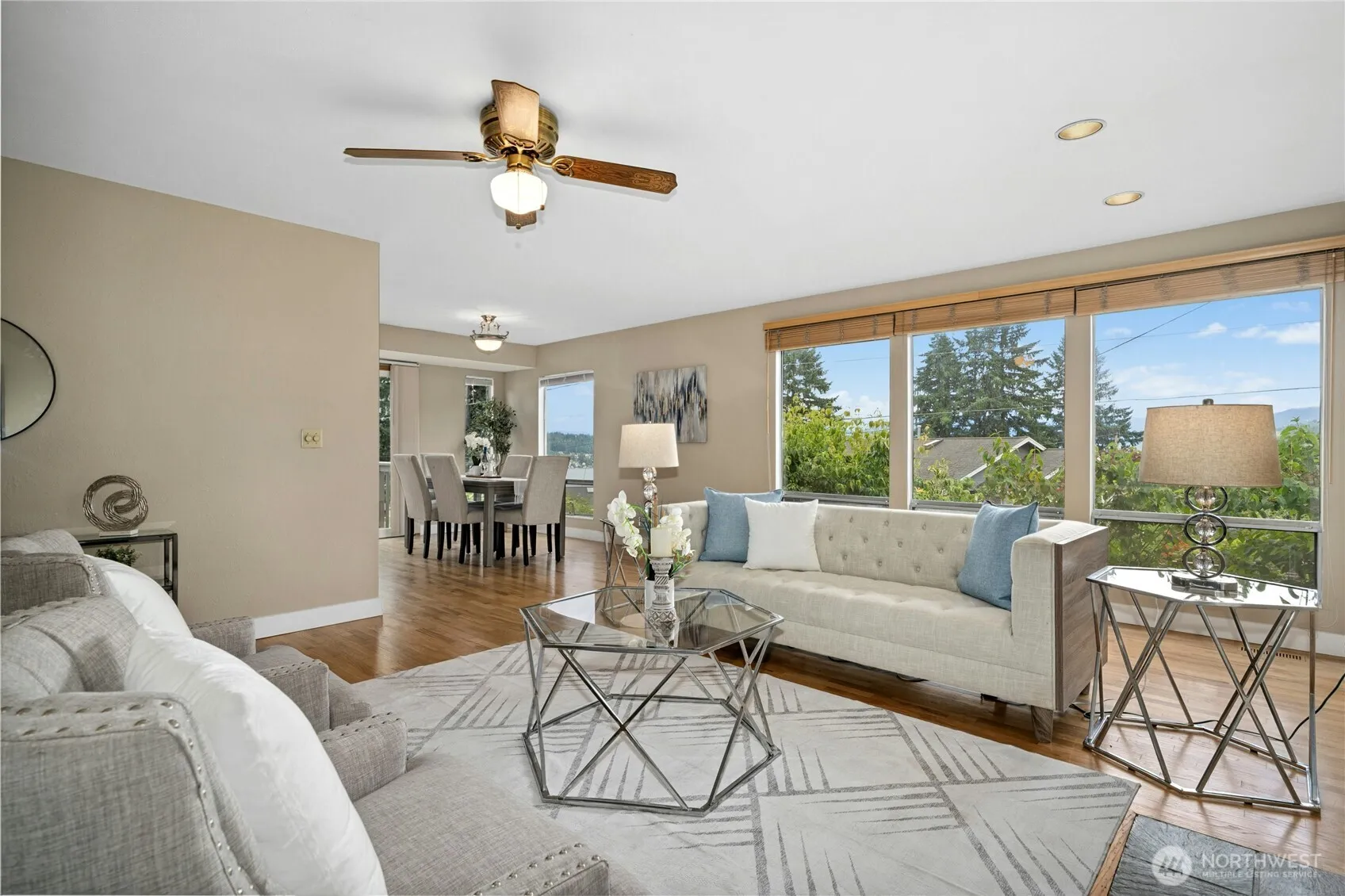 Property photo for 16654 Se 26th Place, Bellevue photo 3