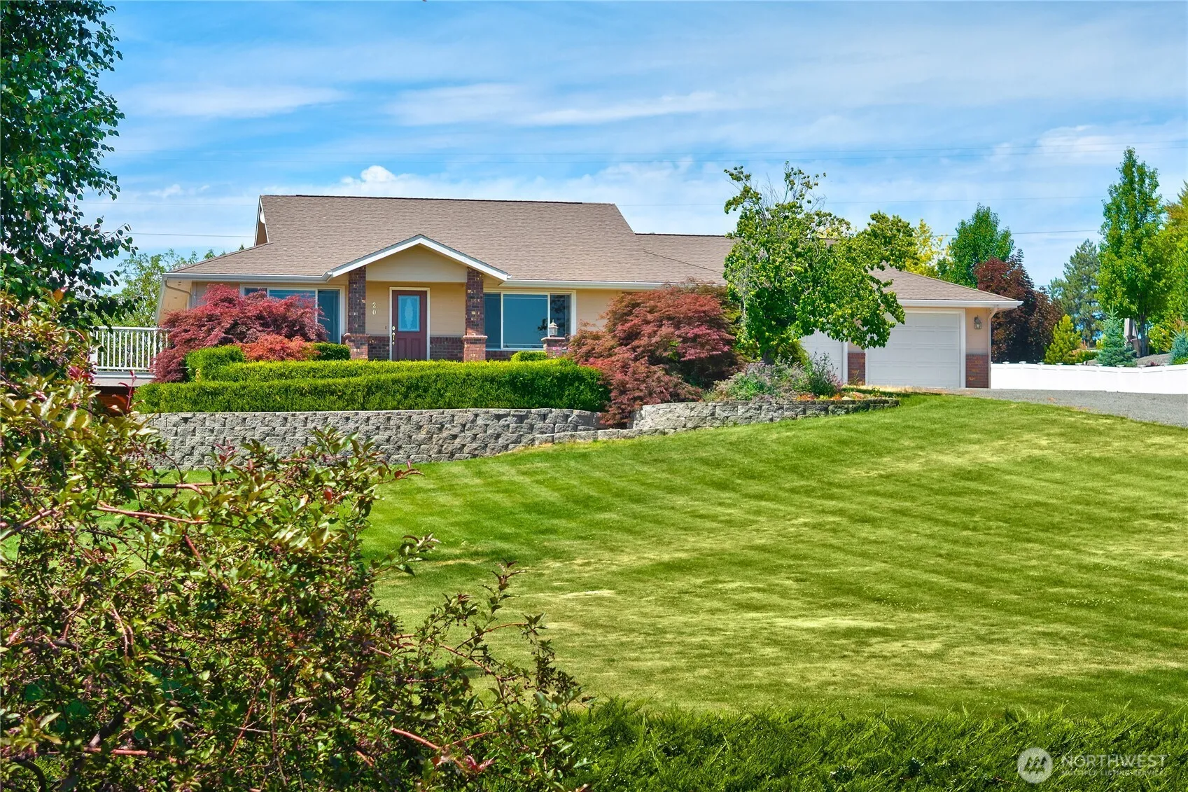Property photo for 20 Gala Drive, Selah
