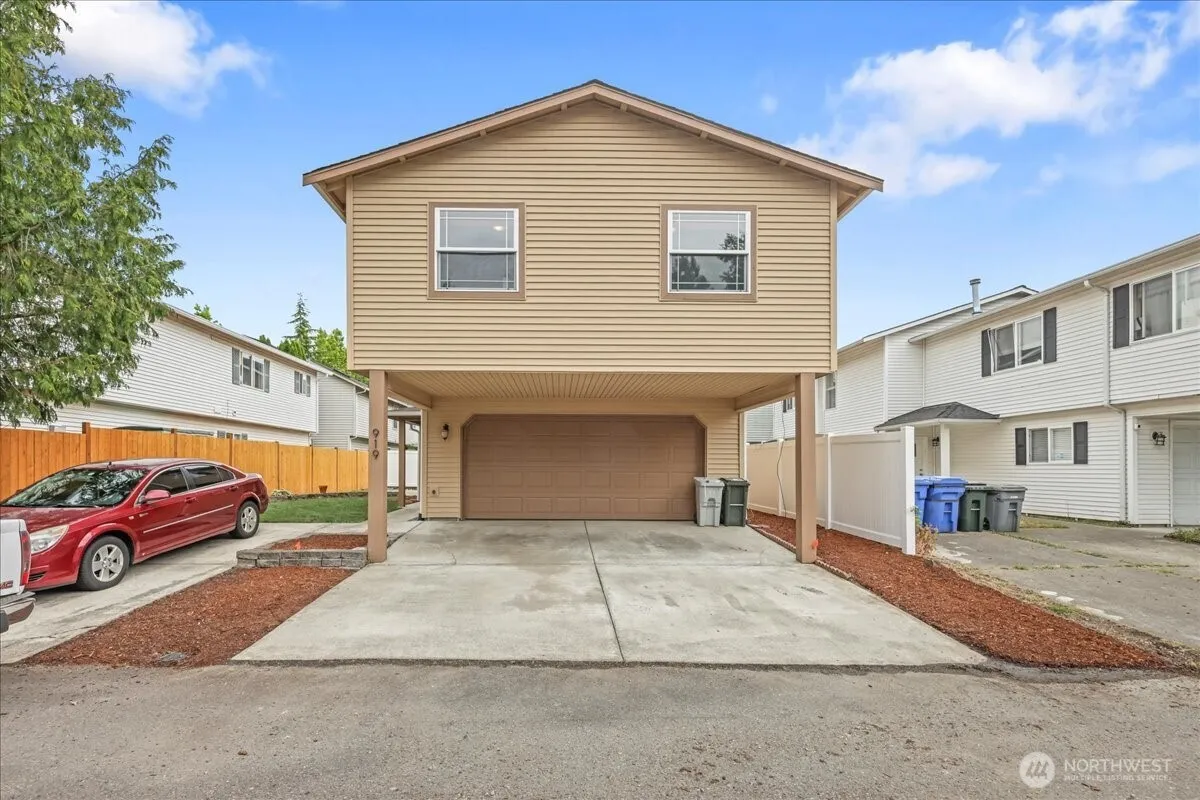 Property photo for 919 4th Avenue N, Kent