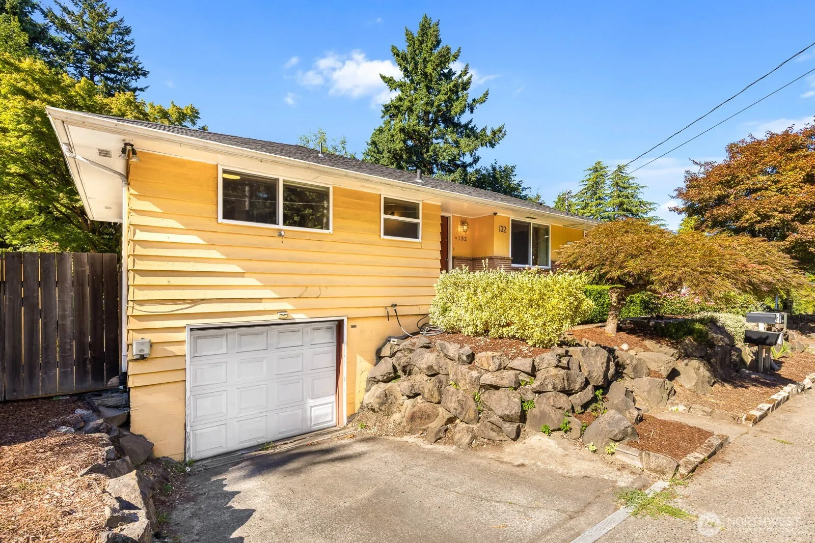 Property photo for 132 Ne 130th Street, Seattle photo 5