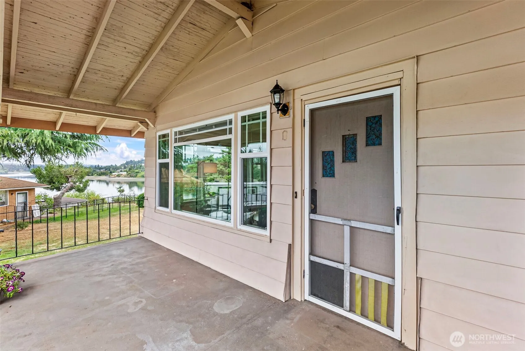 Property photo for 1000 Bridgeview Lane, Bremerton photo 3