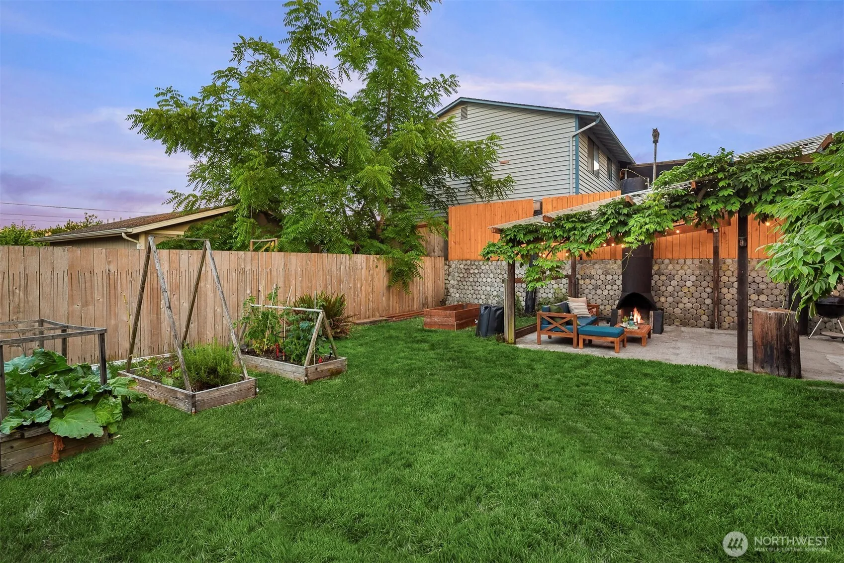 Property photo for 611 N 143rd Street, Seattle photo 4