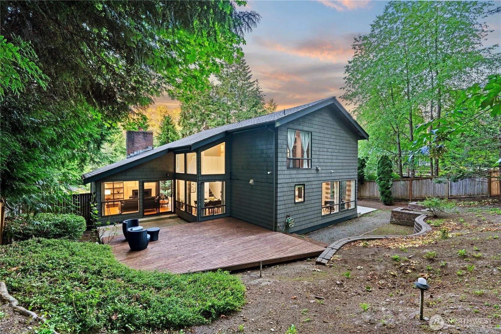 Property photo for 2109 130th Place Se, Bellevue photo 2
