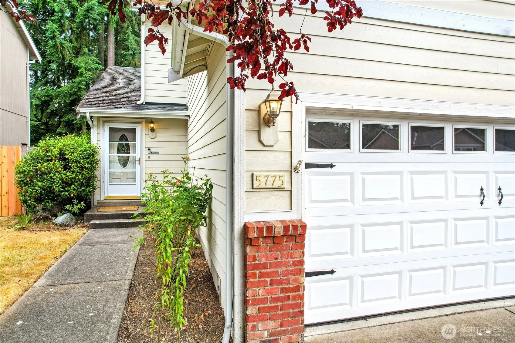 Property photo for 5775 Gateway Lane Ne, Bremerton photo 3