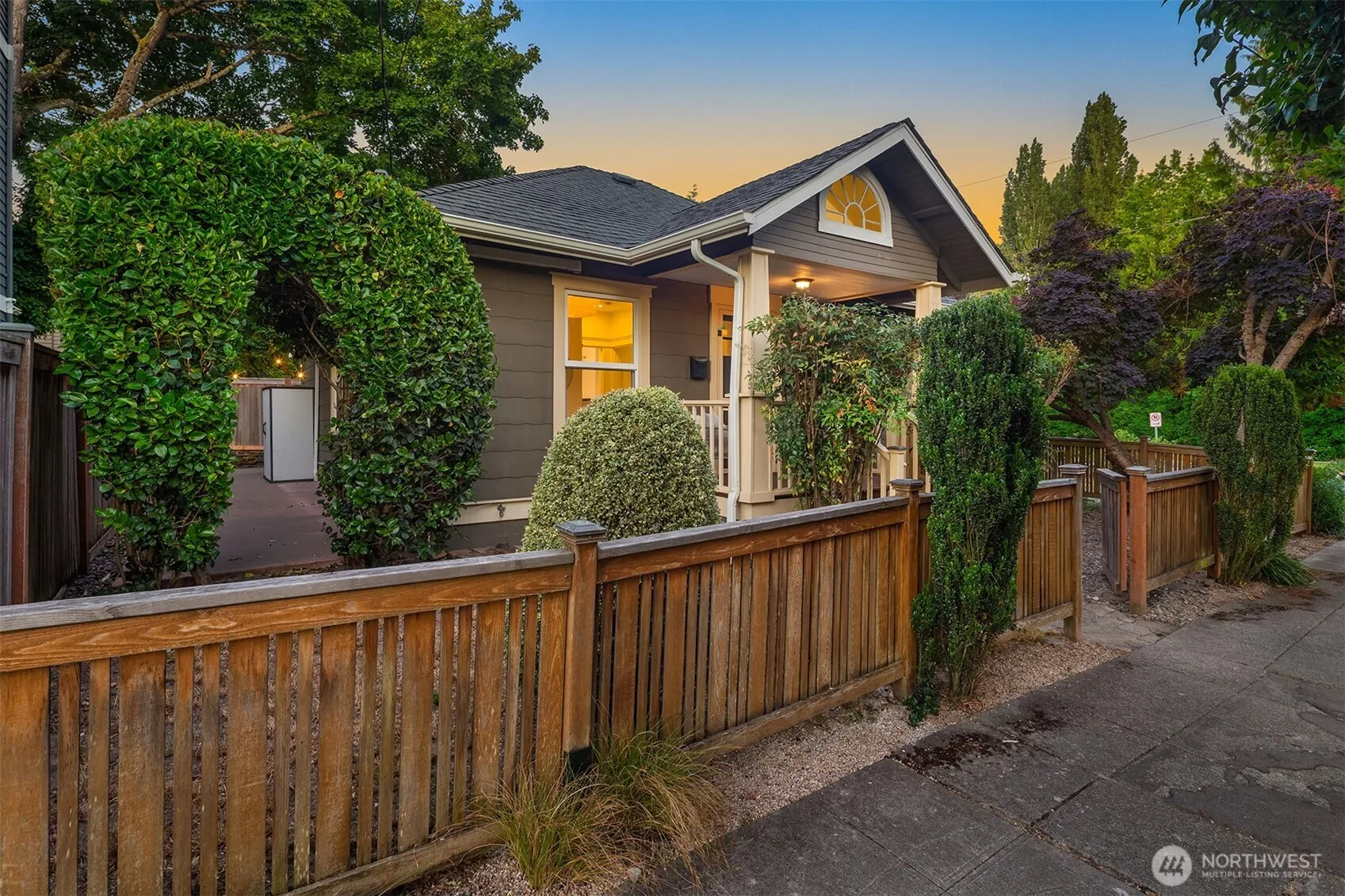 Property photo for 402 31st Avenue E, Seattle