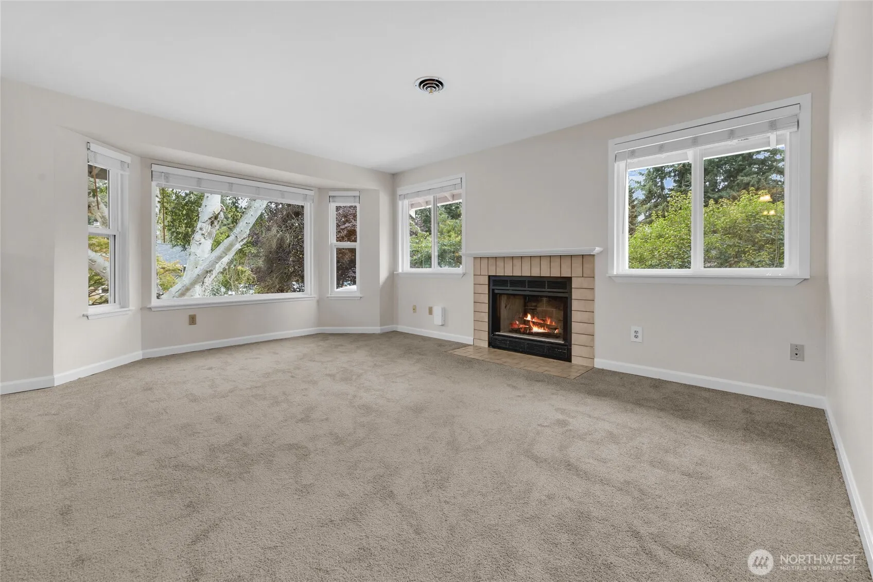 Property photo for 1402 51st Place Sw, Everett photo 4