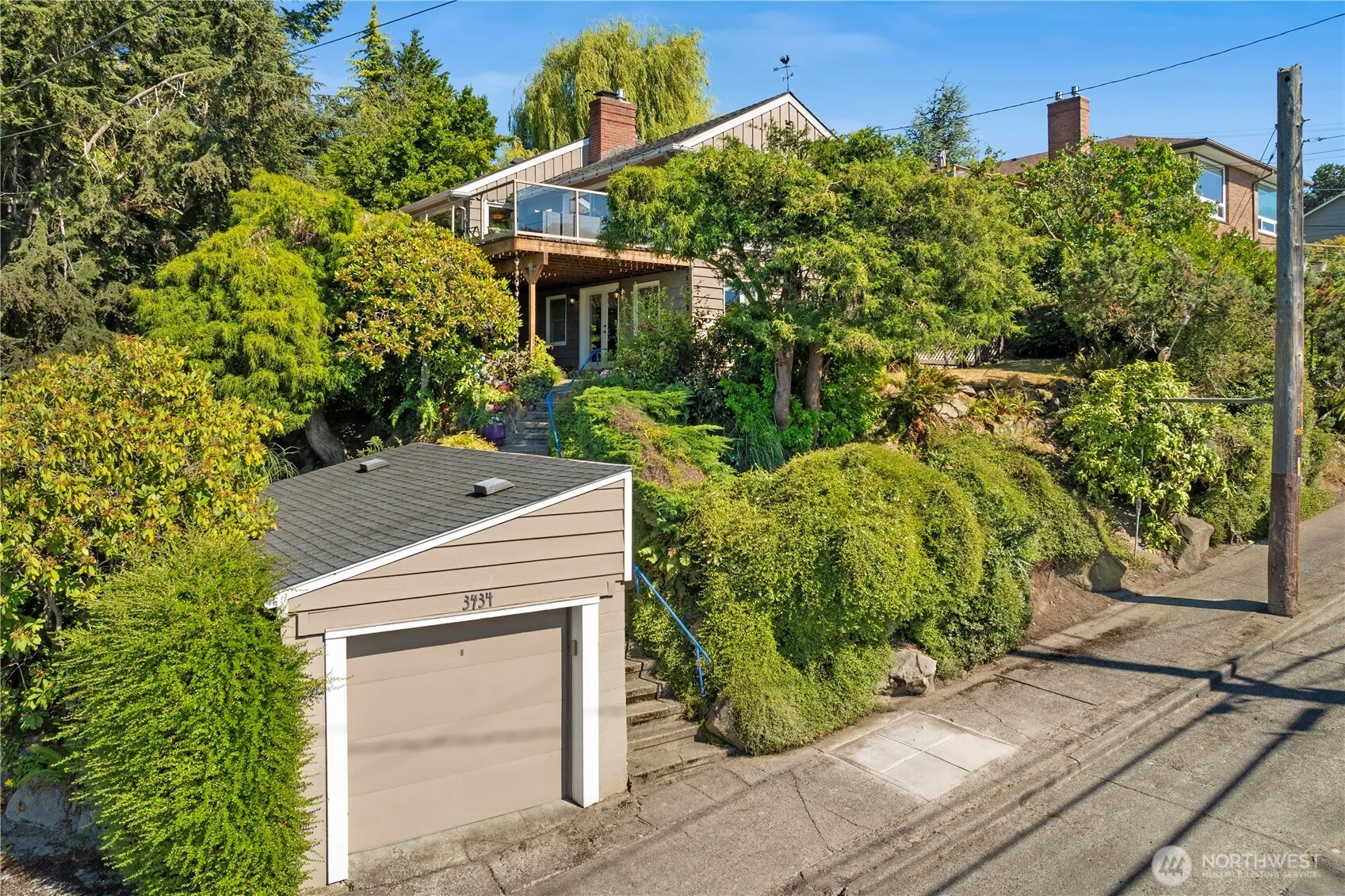 Property photo for 3434 59th Avenue Sw, Seattle photo 2