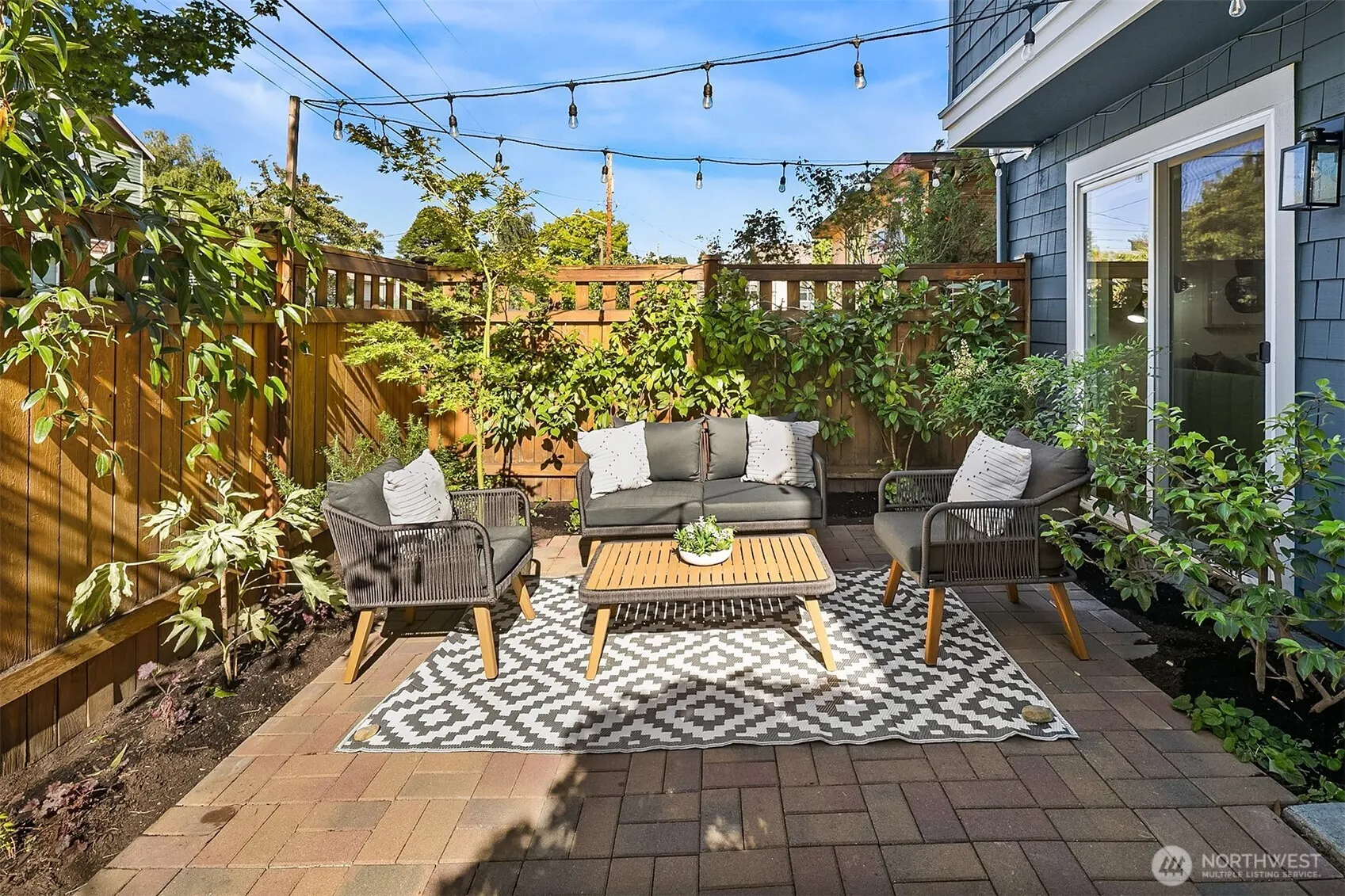 Property photo for 833 Nw 62nd Street, Seattle photo 3