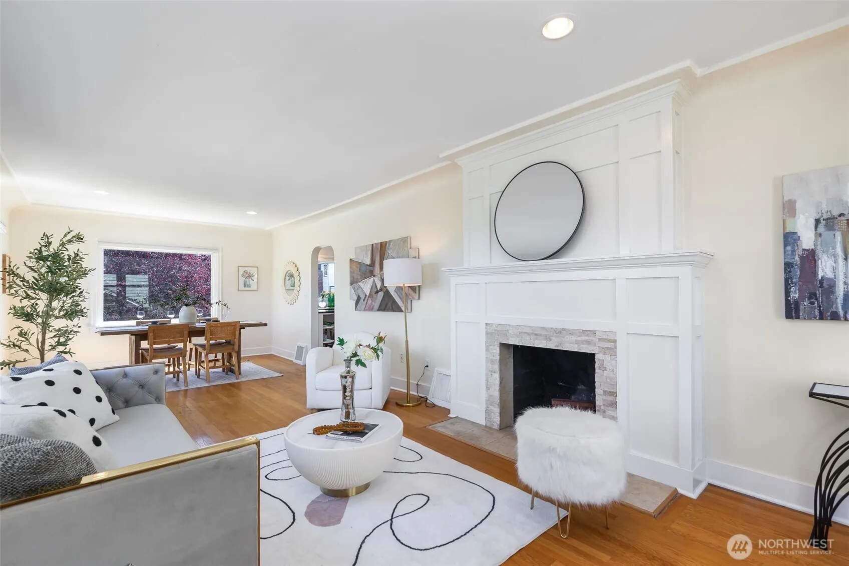 Property photo for 6303 Evanston Avenue N, Seattle photo 4