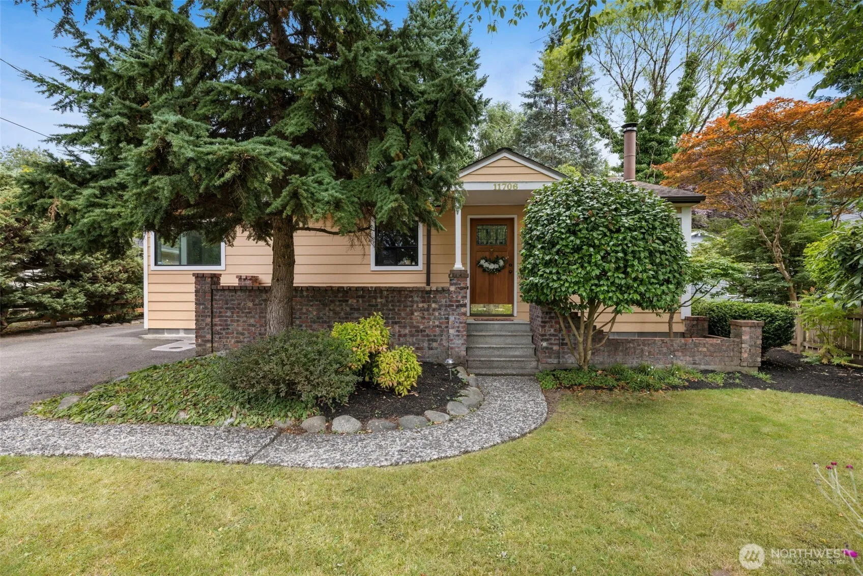 Property photo for 11706 40th Ave Ne, Seattle