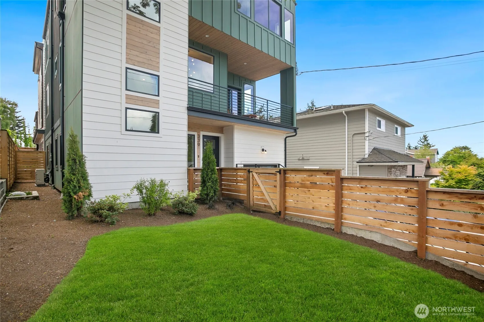 Property photo for 339 Ne 90th Street #1, Seattle photo 2