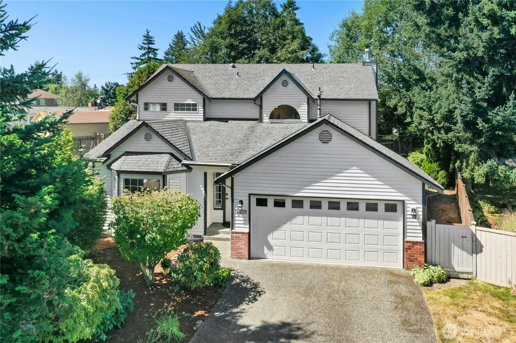 Property photo for 8409 Ne 129th Place, Kirkland