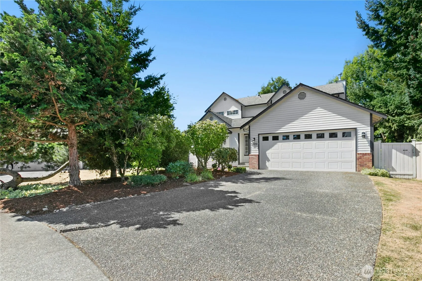 Property photo for 8409 Ne 129th Place, Kirkland photo 3