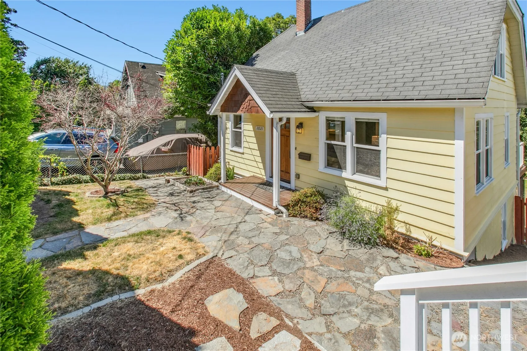 Property photo for 2821 29th Avenue S, Seattle photo 3