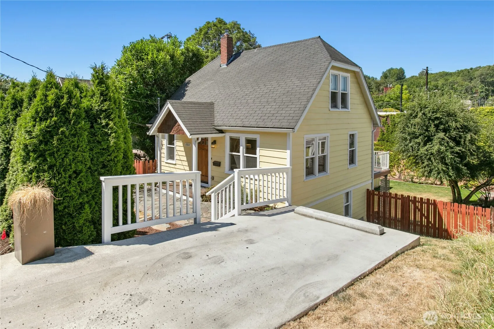 Property photo for 2821 29th Avenue S, Seattle photo 2