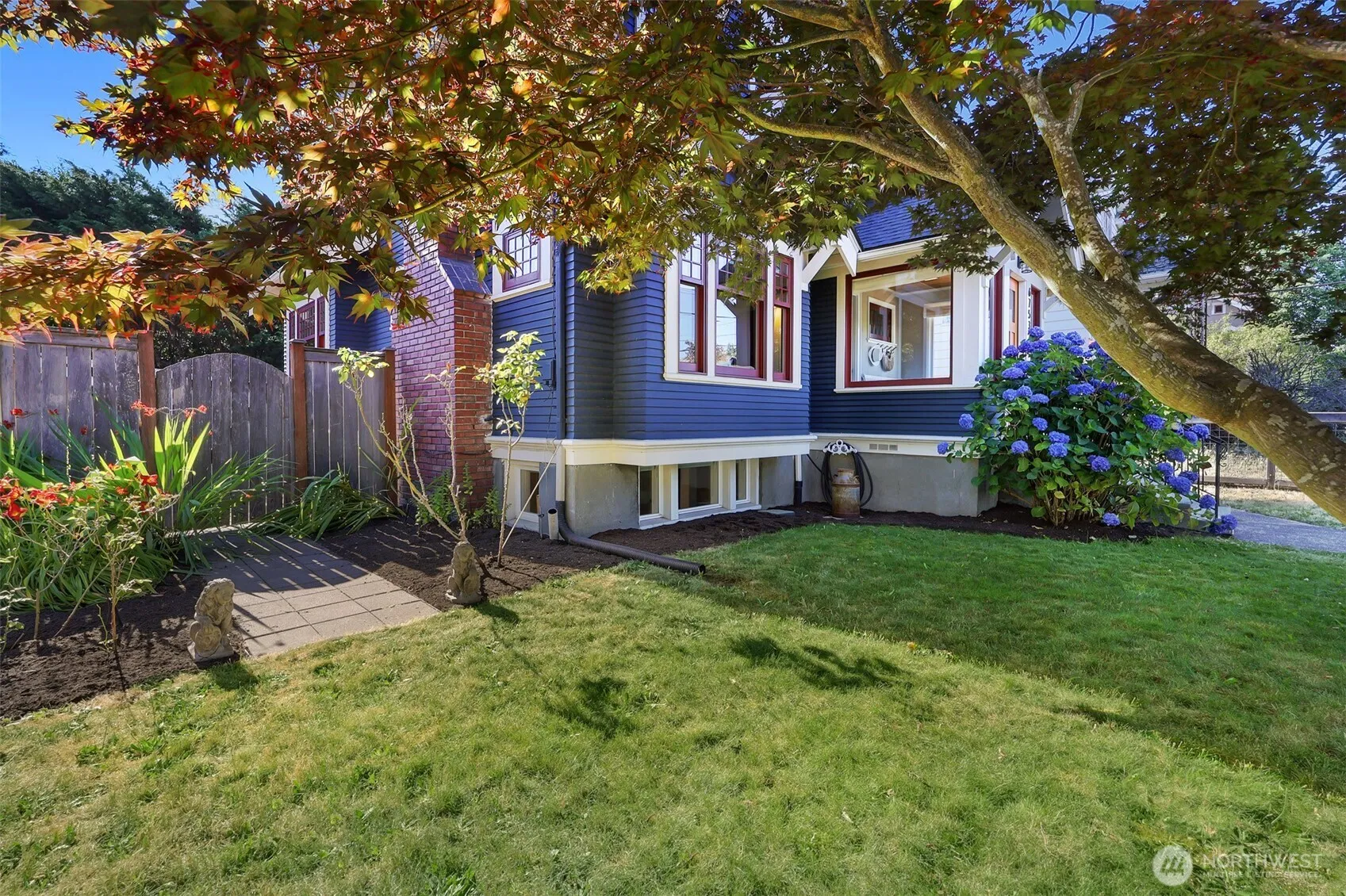 Property photo for 6753 5th Avenue Nw, Seattle photo 4