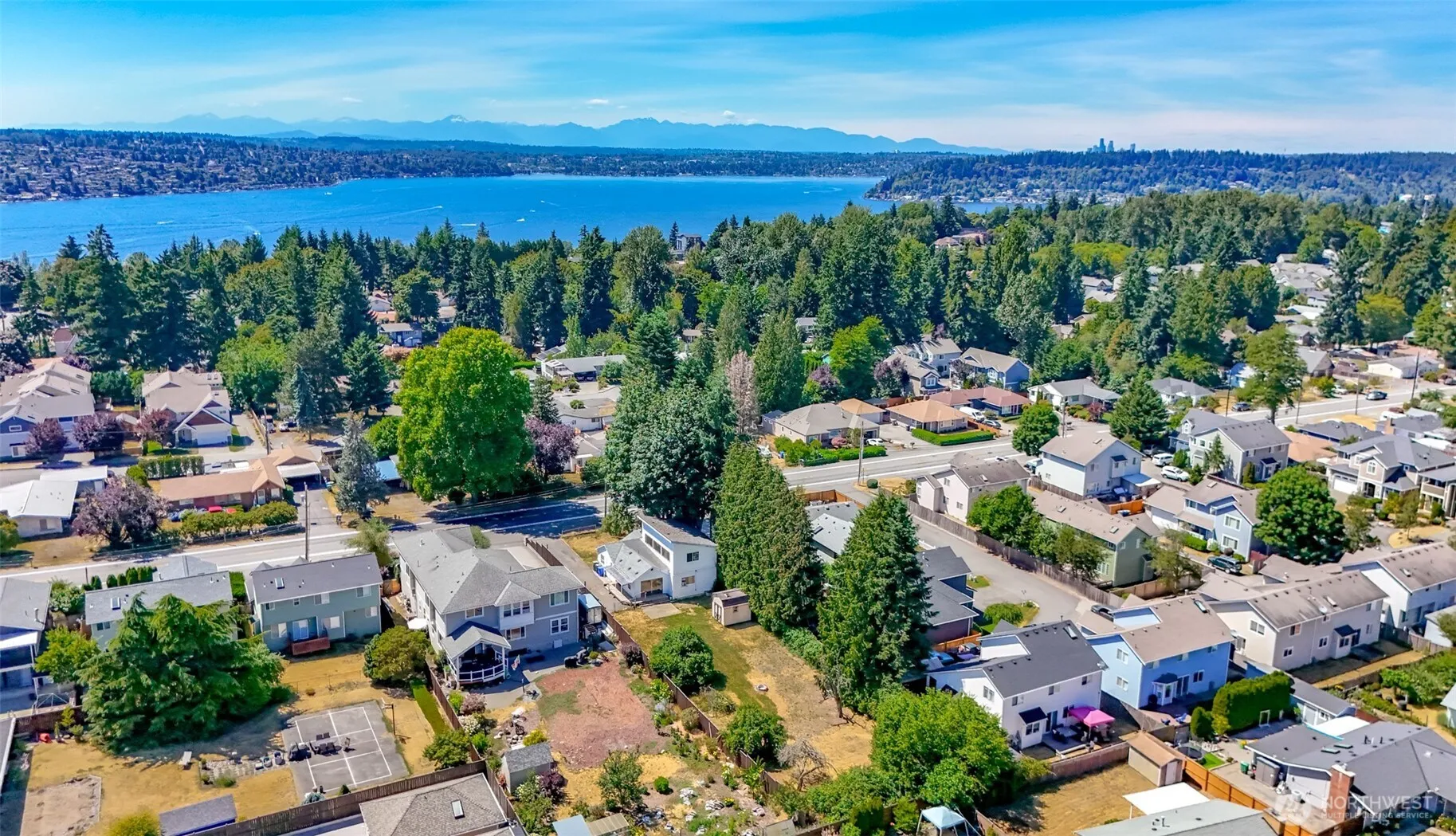 Property photo for 1632 Aberdeen Avenue Ne, Renton photo 4
