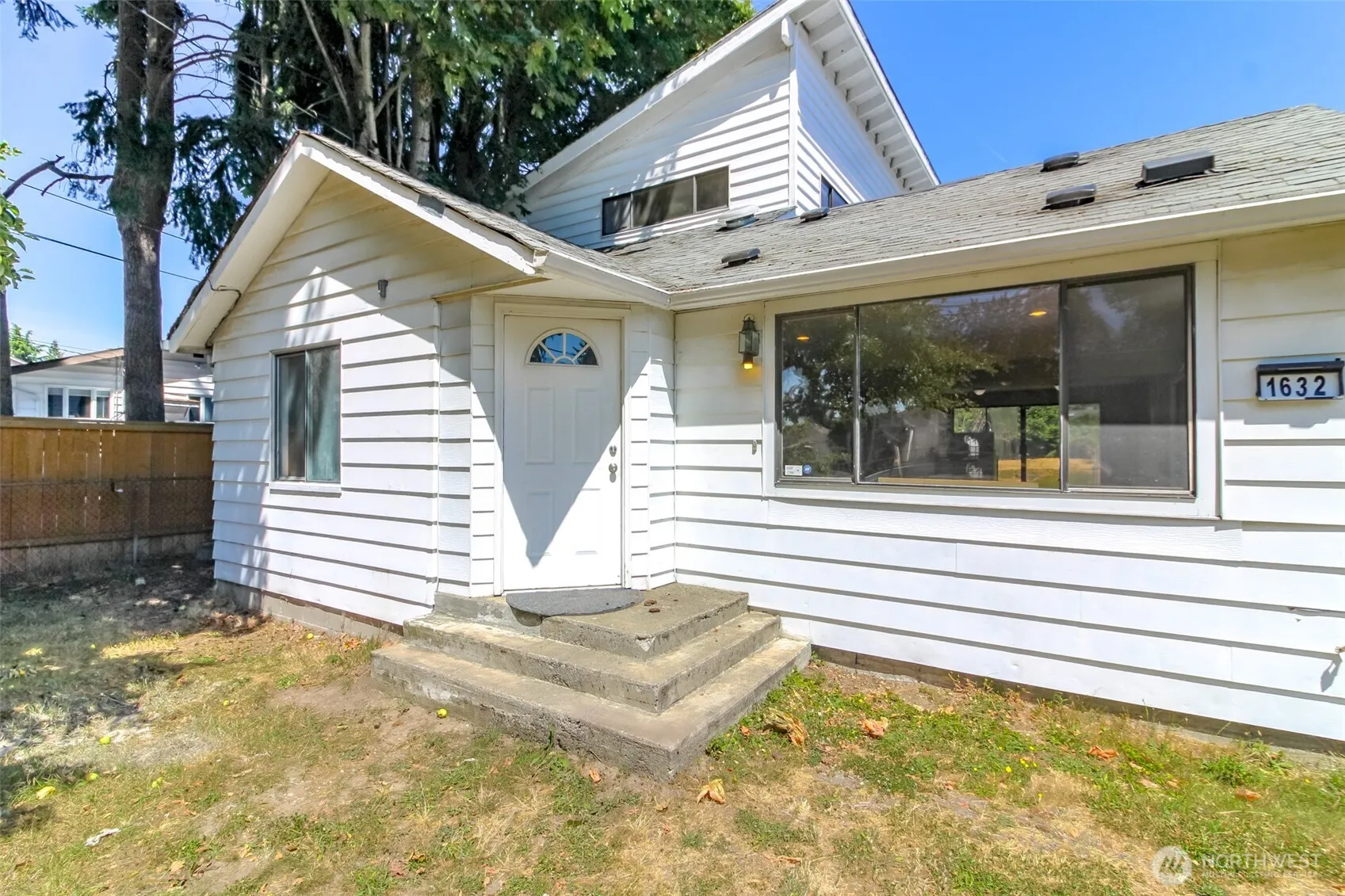 Property photo for 1632 Aberdeen Avenue Ne, Renton photo 3
