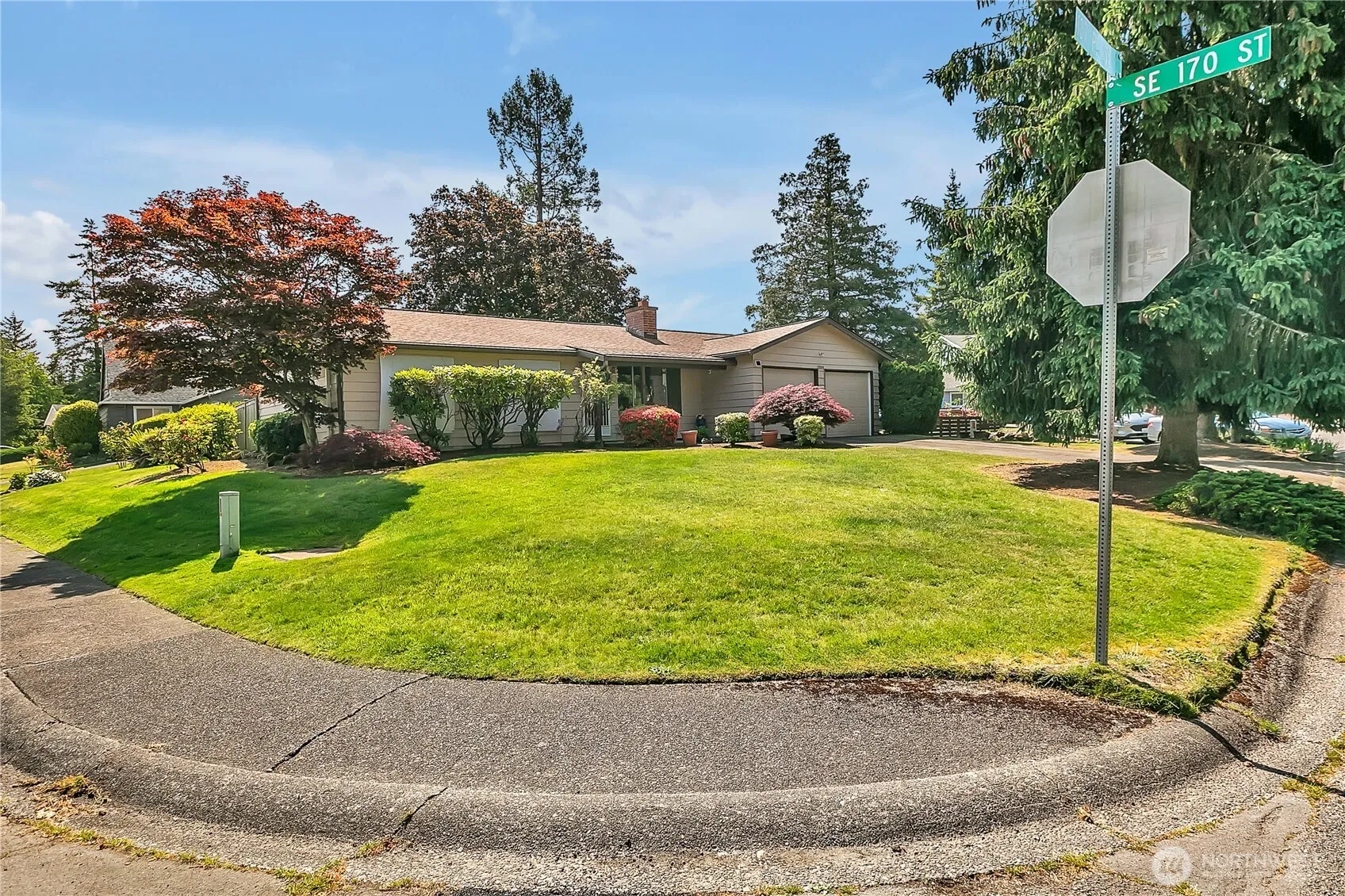 Property photo for 17004 137th Place Se, Renton photo 2
