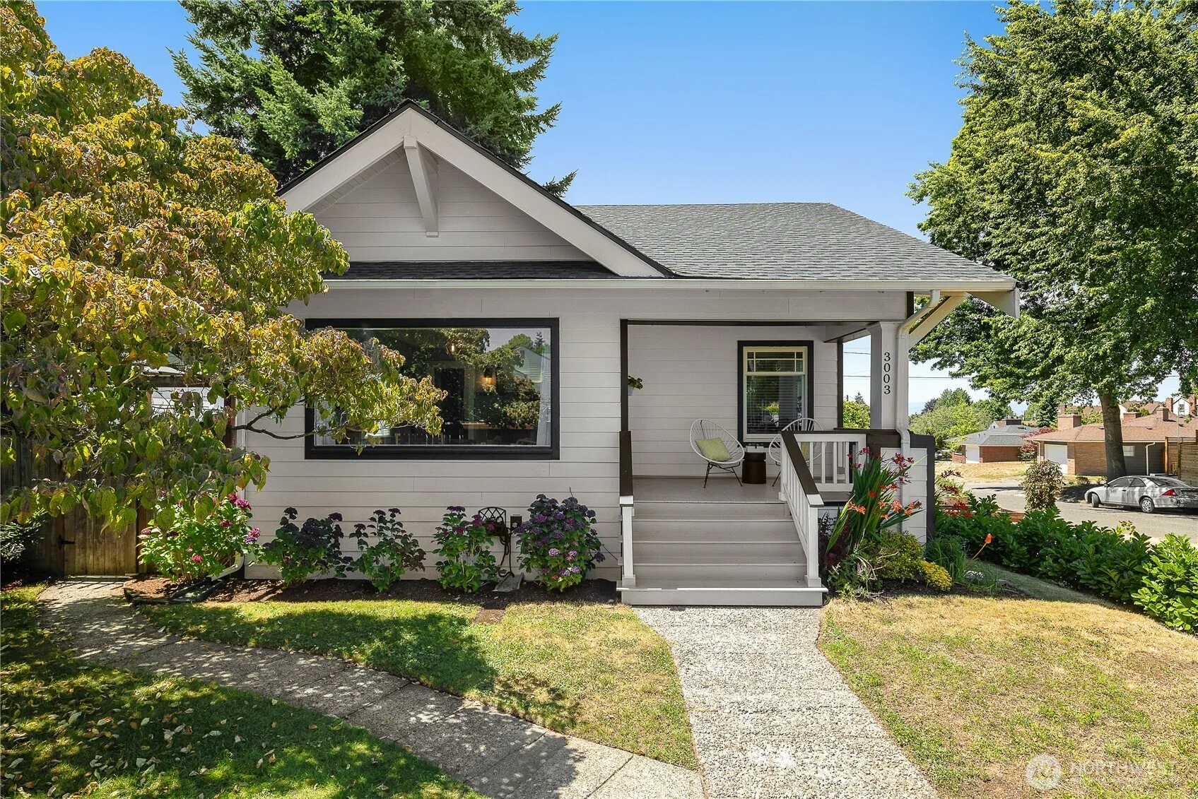 Property photo for 3003 44th Avenue Sw, Seattle photo 3