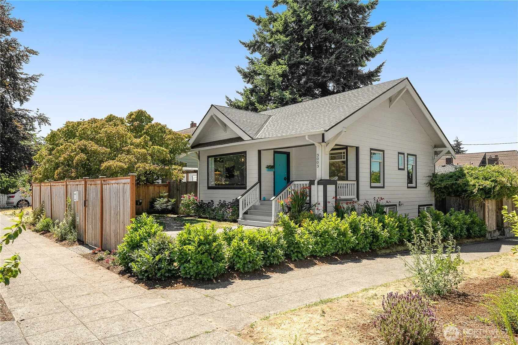 Property photo for 3003 44th Avenue Sw, Seattle photo 2