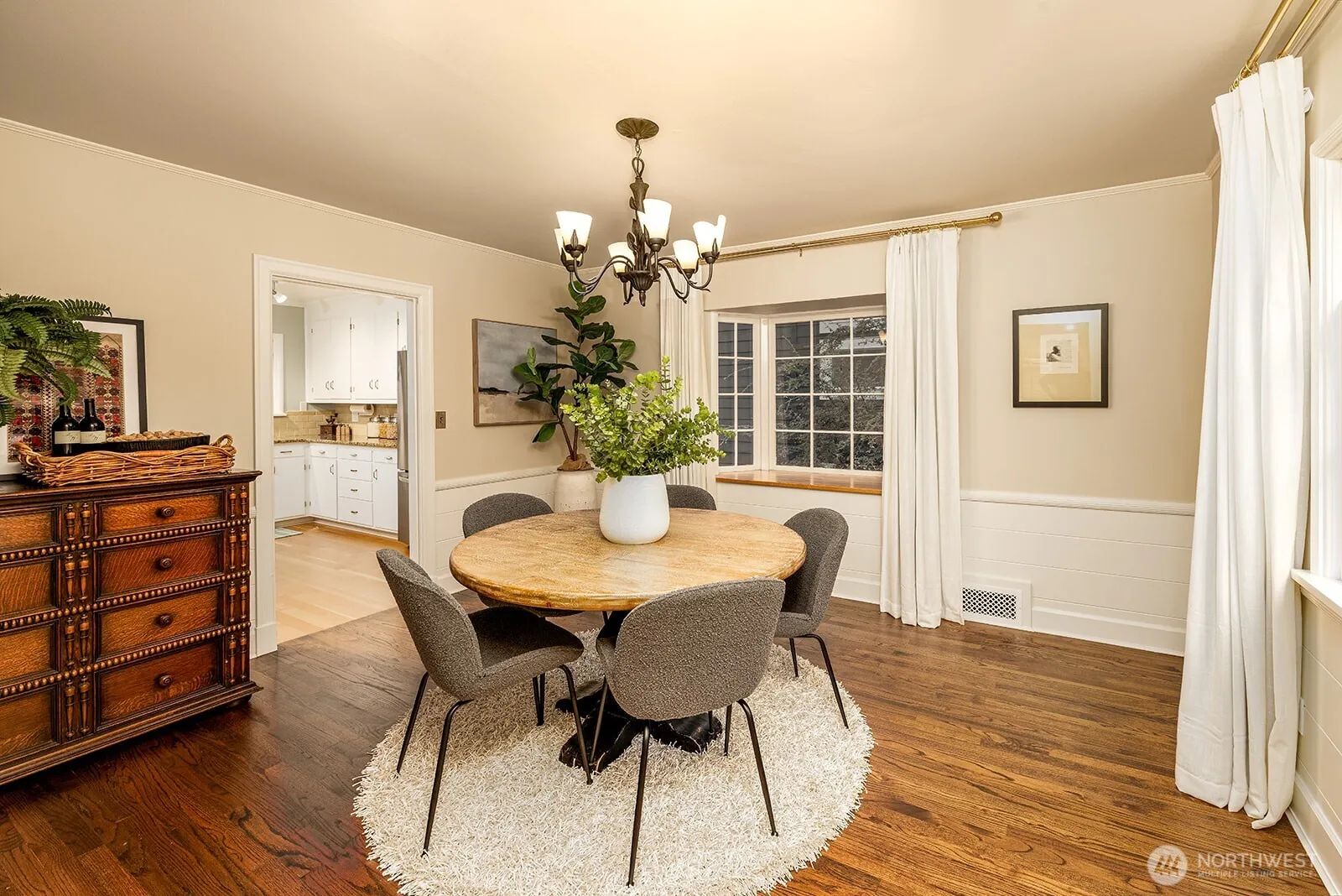 Property photo for 7521 30th Avenue Ne, Seattle photo 5