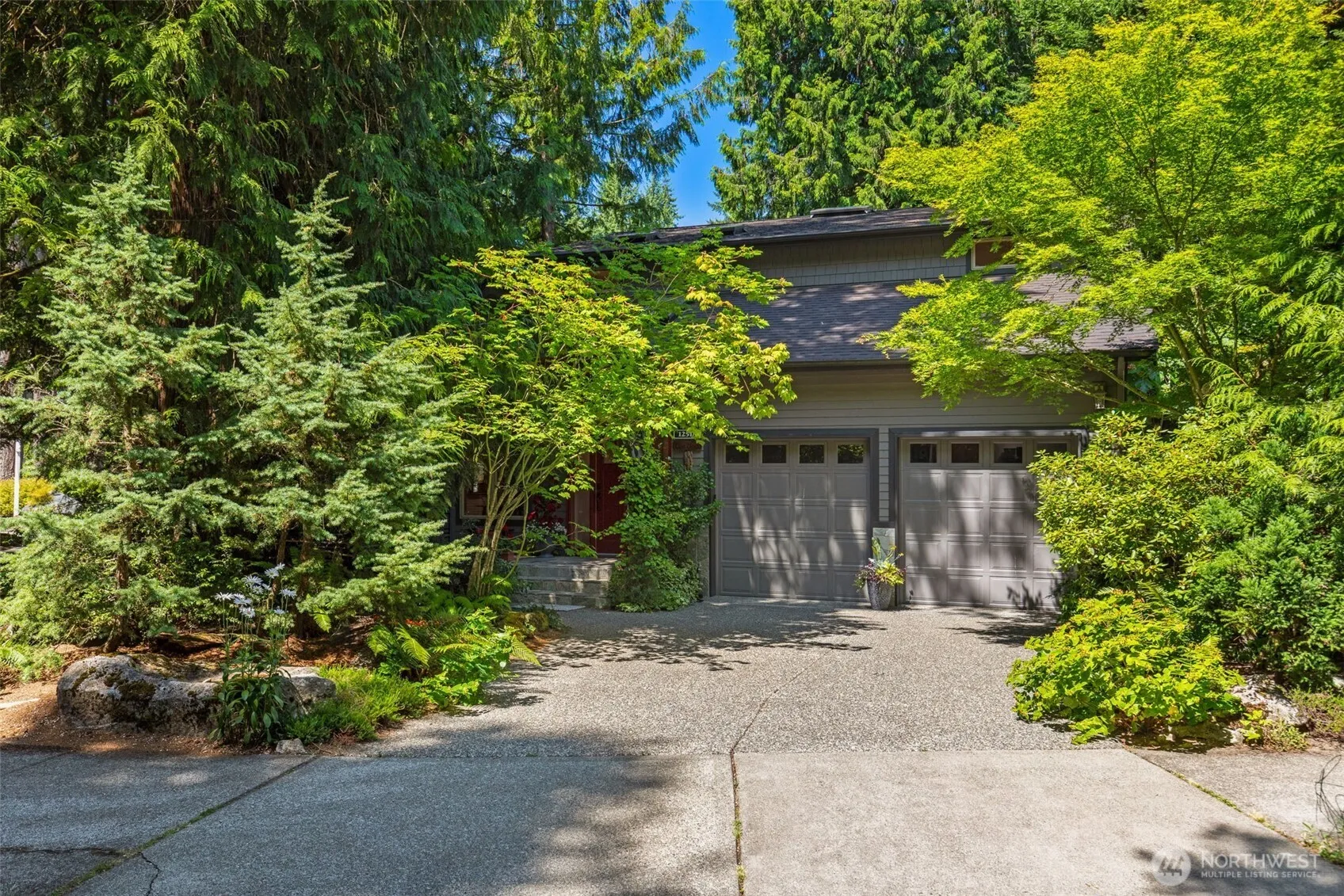 Property photo for 12518 Ne 65th Street, Kirkland photo 2