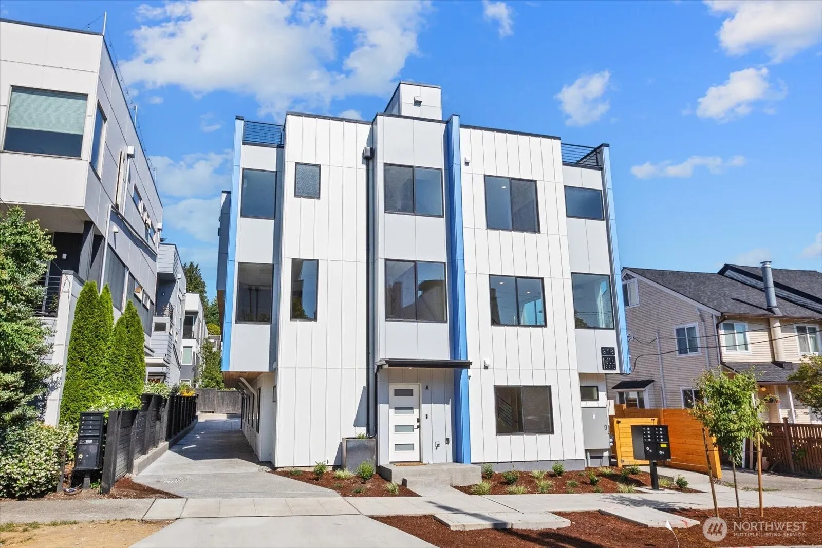 Property photo for 918 28th Avenue S #b, Seattle