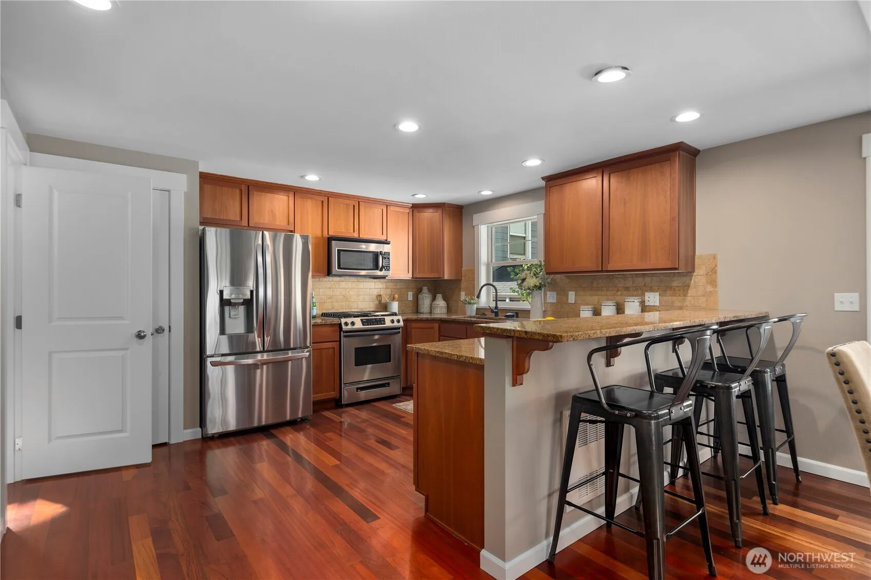 Property photo for 830 15th Avenue #a, Seattle photo 5