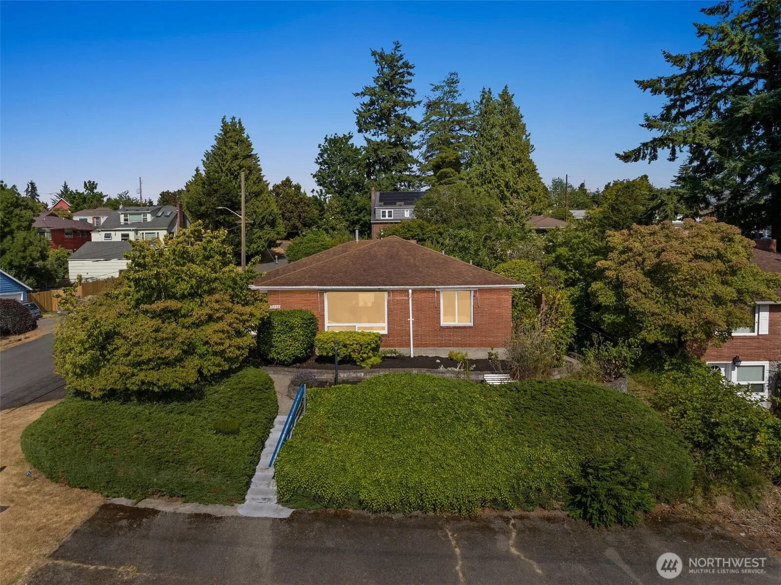 Property photo for 11758 1st Avenue Nw, Seattle photo 2