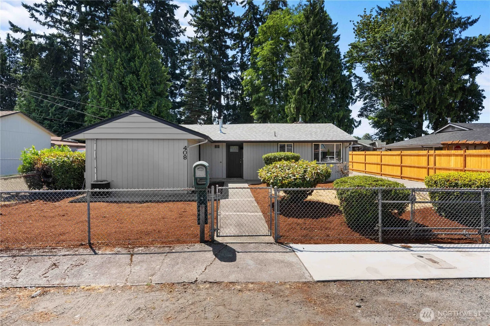 Property photo for 408 26th Street Se, Auburn