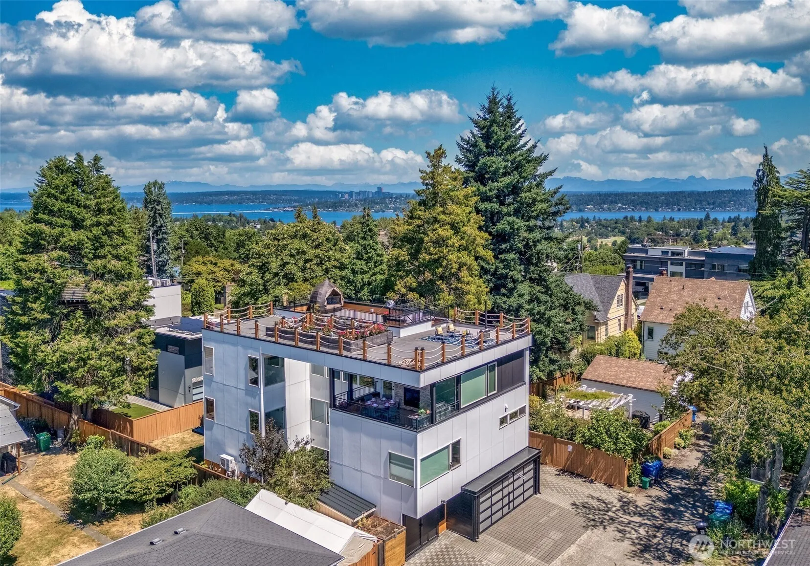 Property photo for 2709 S Ferdinand Street, Seattle photo 2