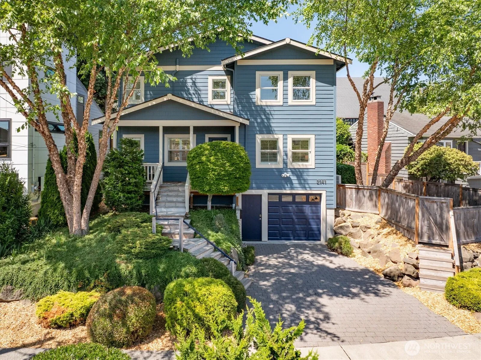 Property photo for 2141 34th Avenue W, Seattle photo 2