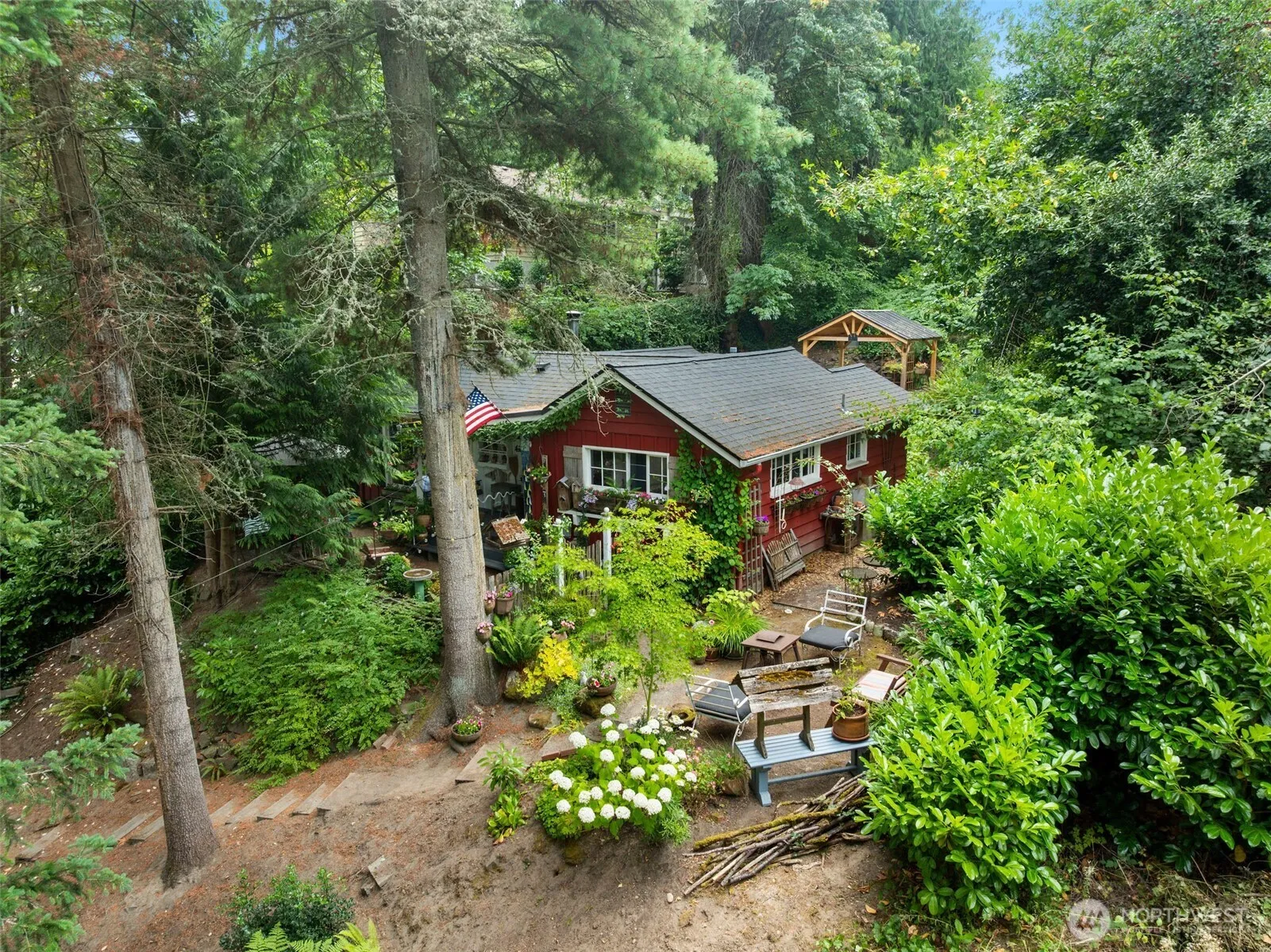 Property photo for 4101 Sw Orchard Street, Seattle photo 2