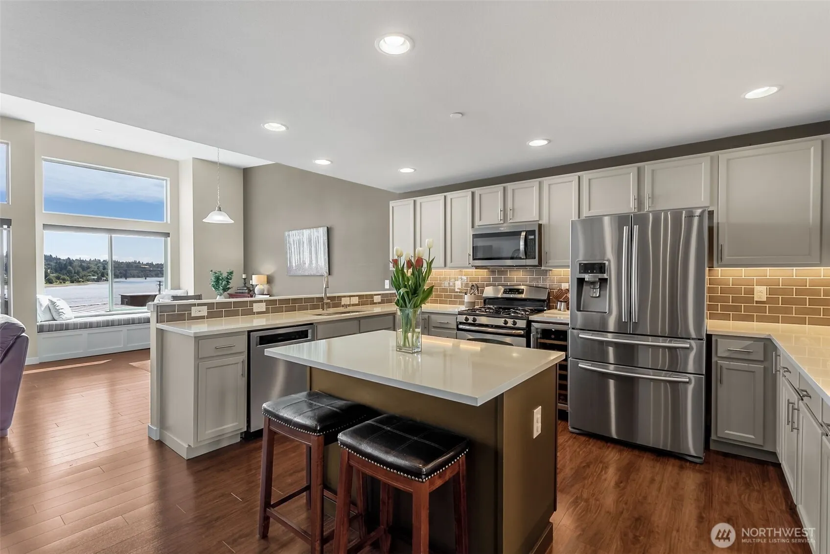 Property photo for 2555 Waterside Lane, Bremerton photo 4