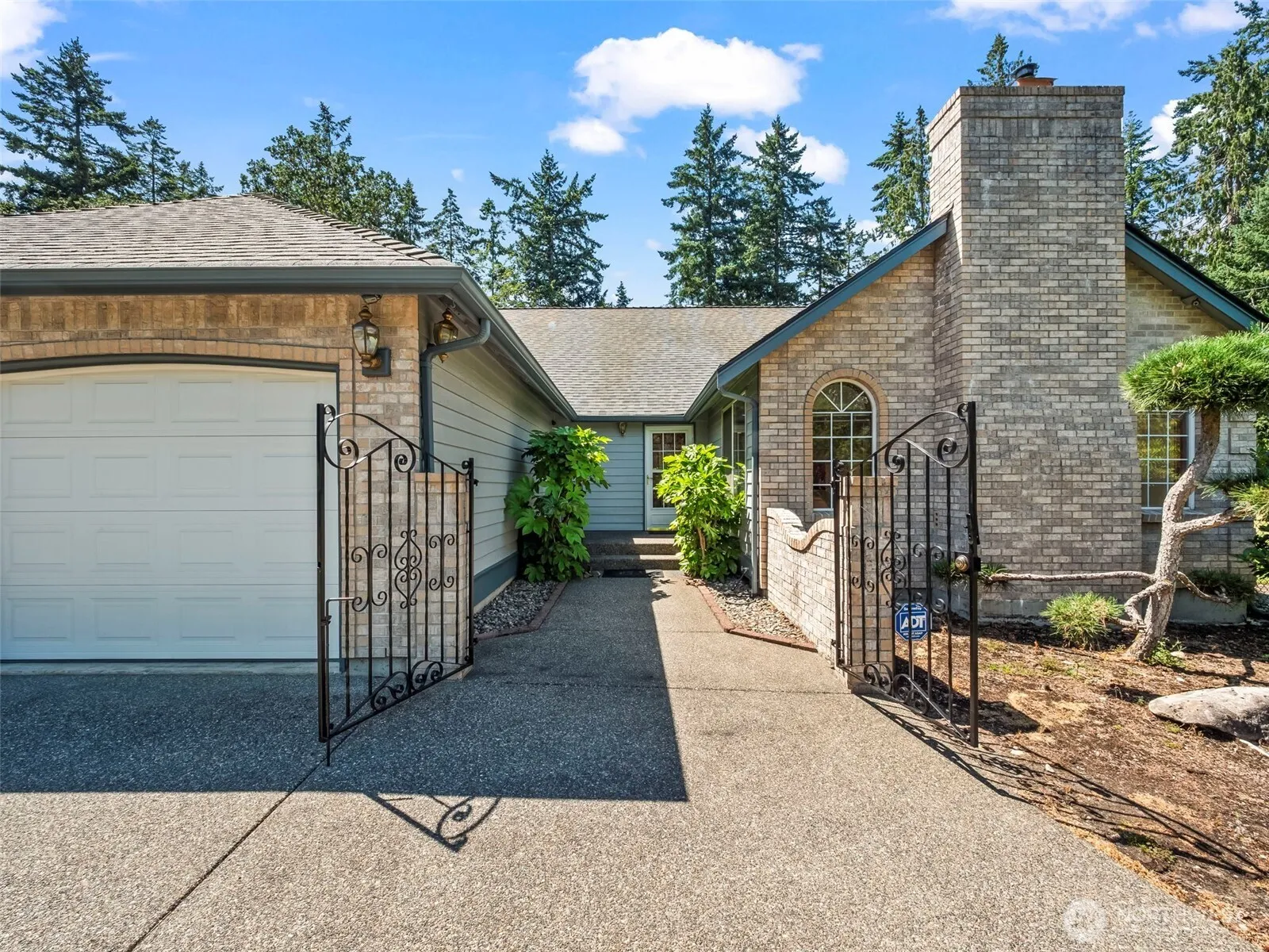 Property photo for 17512 Waller Road E, Tacoma photo 3