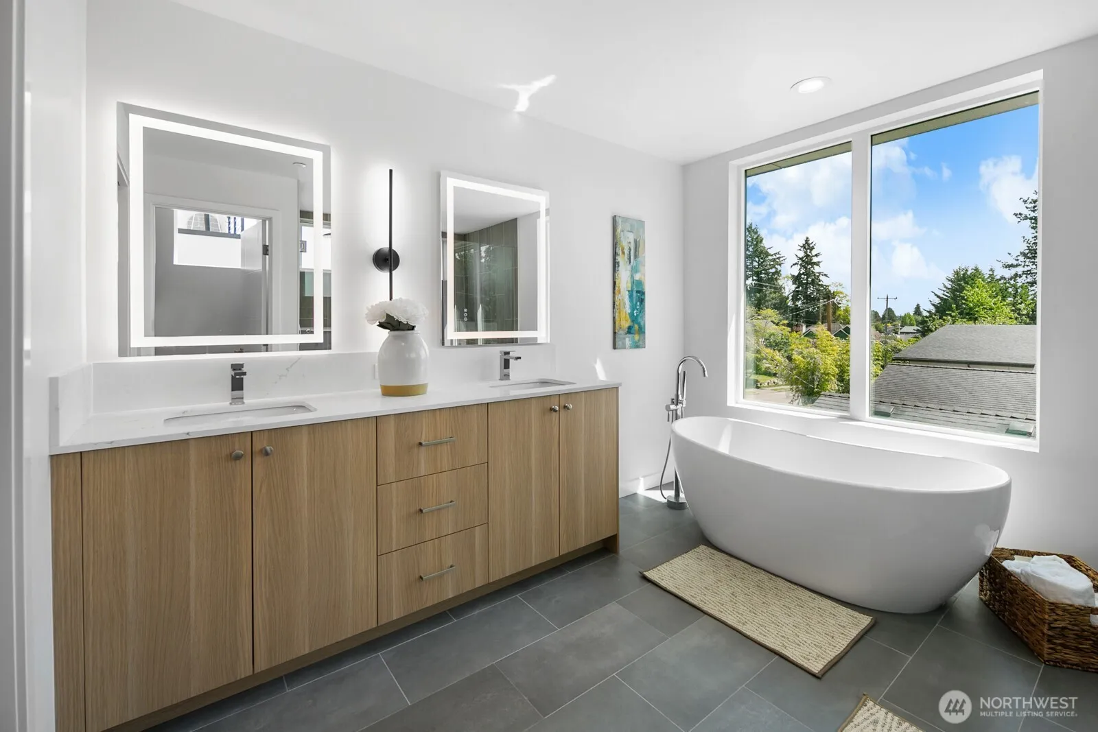 Property photo for 8833 Wallingford Avenue N, Seattle photo 5