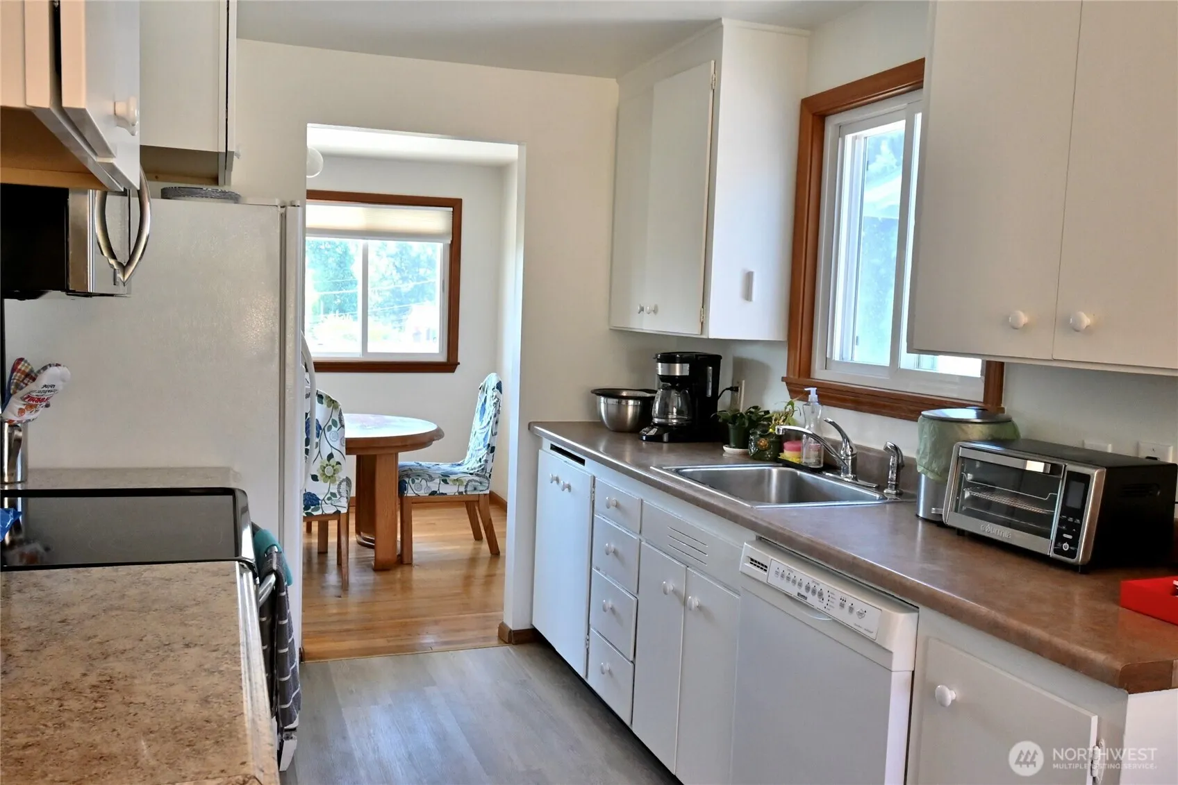 Property photo for 9417 S 38th Street, Seattle photo 4