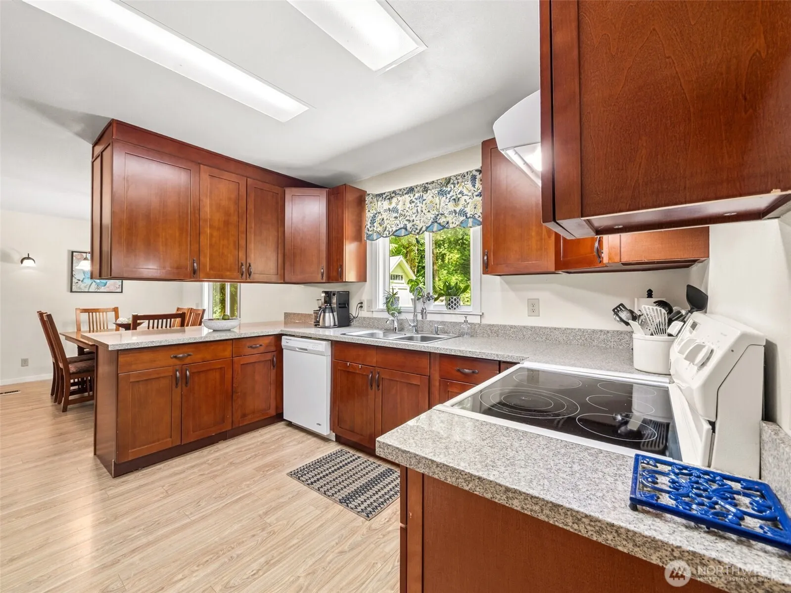 Property photo for 15350 Se May Valley Road, Renton photo 5