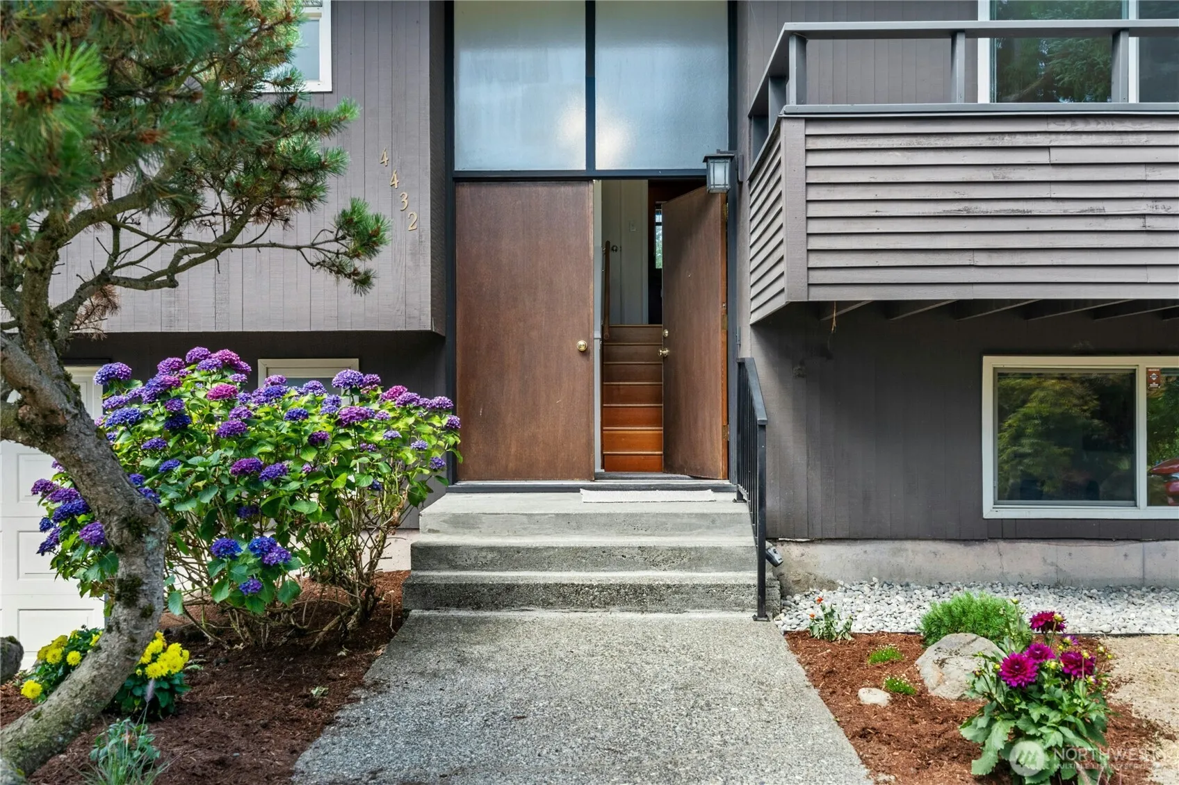 Property photo for 4432 S Kenyon Street, Seattle photo 4